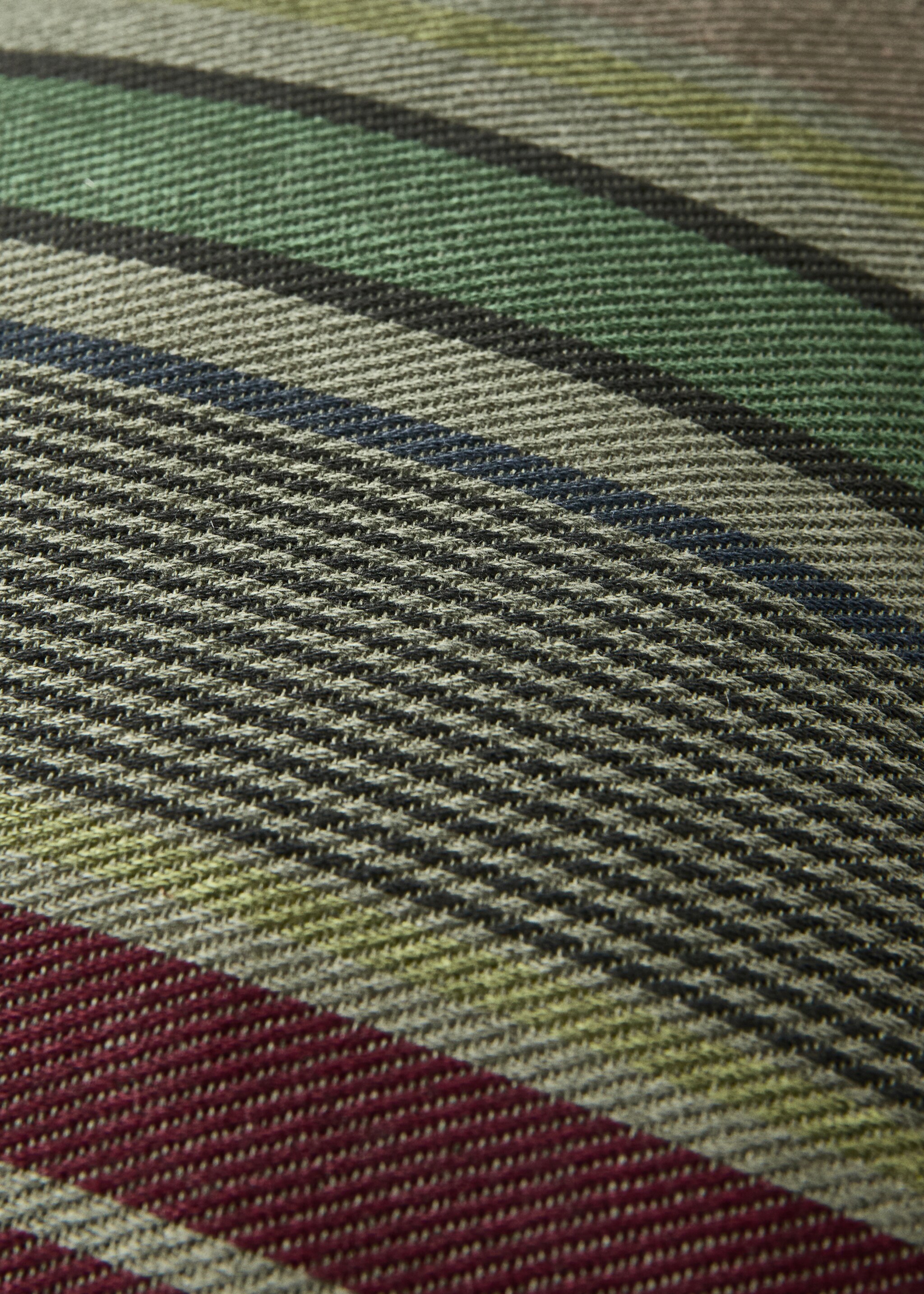 Baumwoll-Kissenhülle overdyed Streifen 30x50 cm - Detail des Artikels 4, Grün. Ref: 17003324-00.