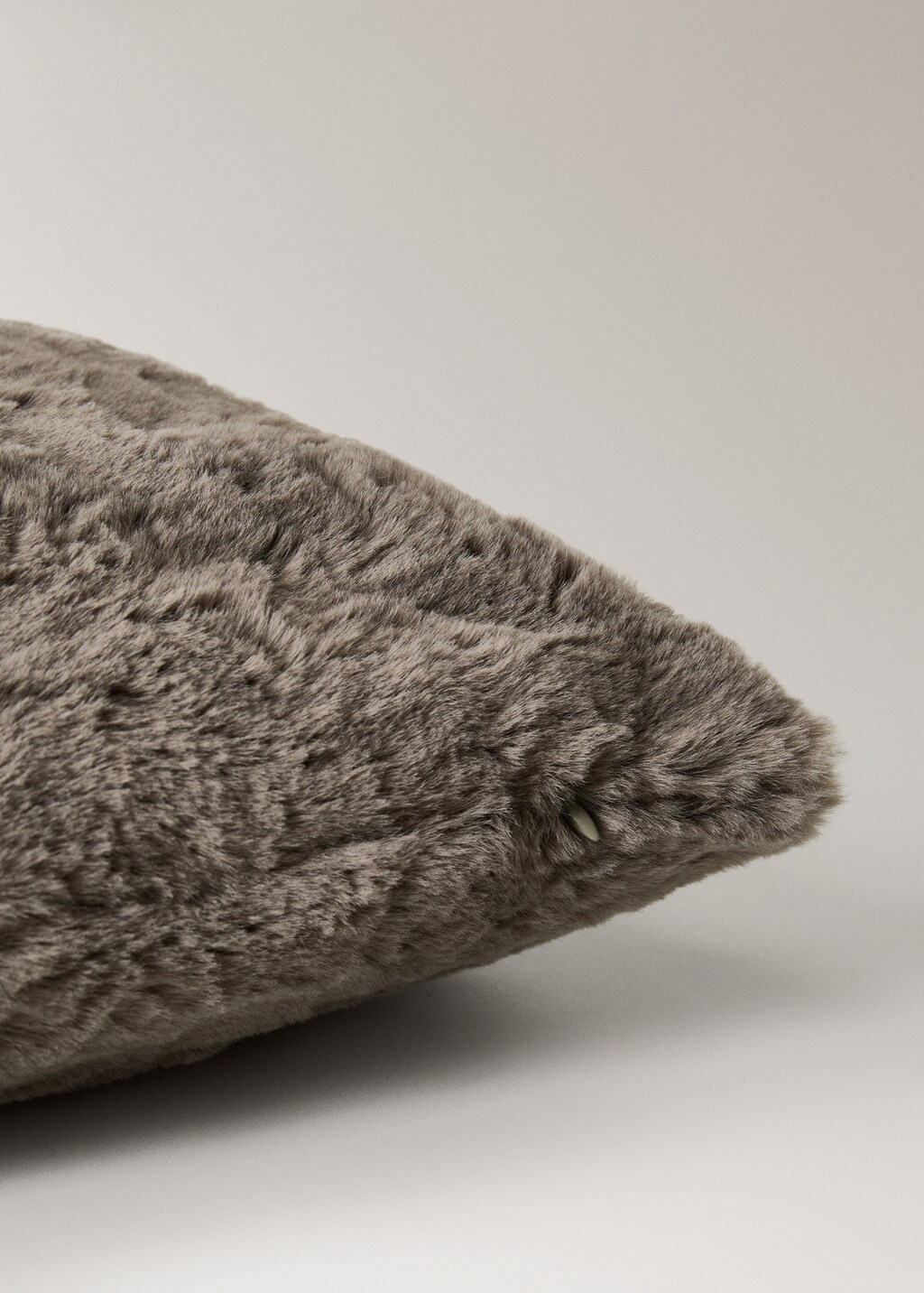 Faux-fur textured cushion cover 50x50 cm