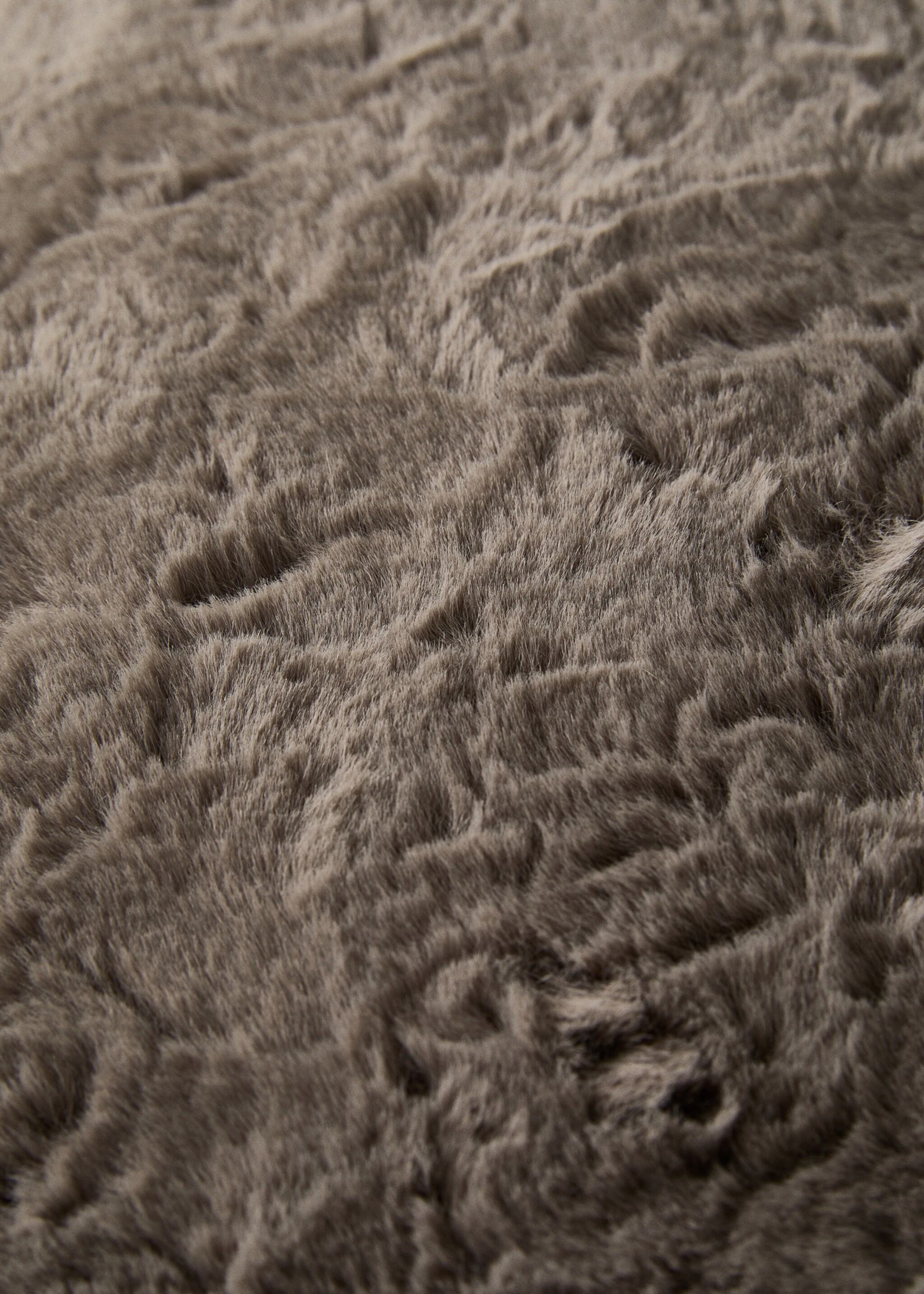 Faux-fur textured cushion cover 50x50 cm - Details of the article 2, Grey. Ref: 17003328-00.