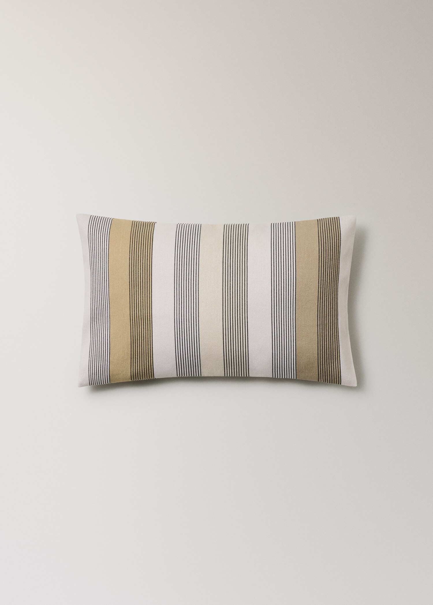 Baumwoll-Kissenhülle mit mehrfarbigem Streifenmuster 30 x 50 cm - Artikel ohne Model