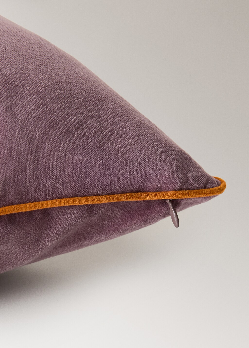Velvet cushion cover with contrasting piping 50x50 cm - Home