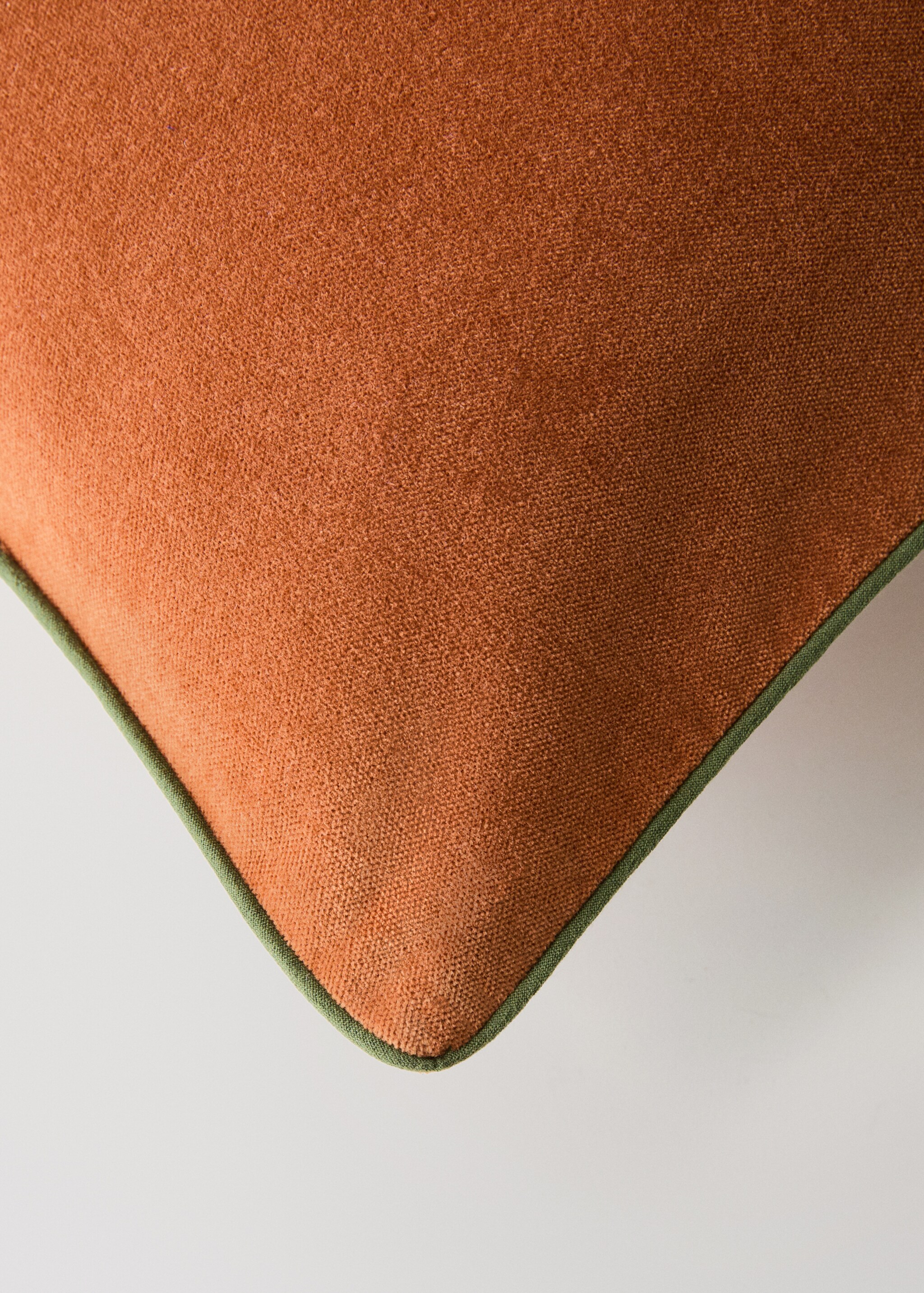 Kissenhülle aus Samt mit Kontrastborte 30 x 50 cm - Detail des Artikels 2, Bräunliches Orange. Ref: 17003332-00.