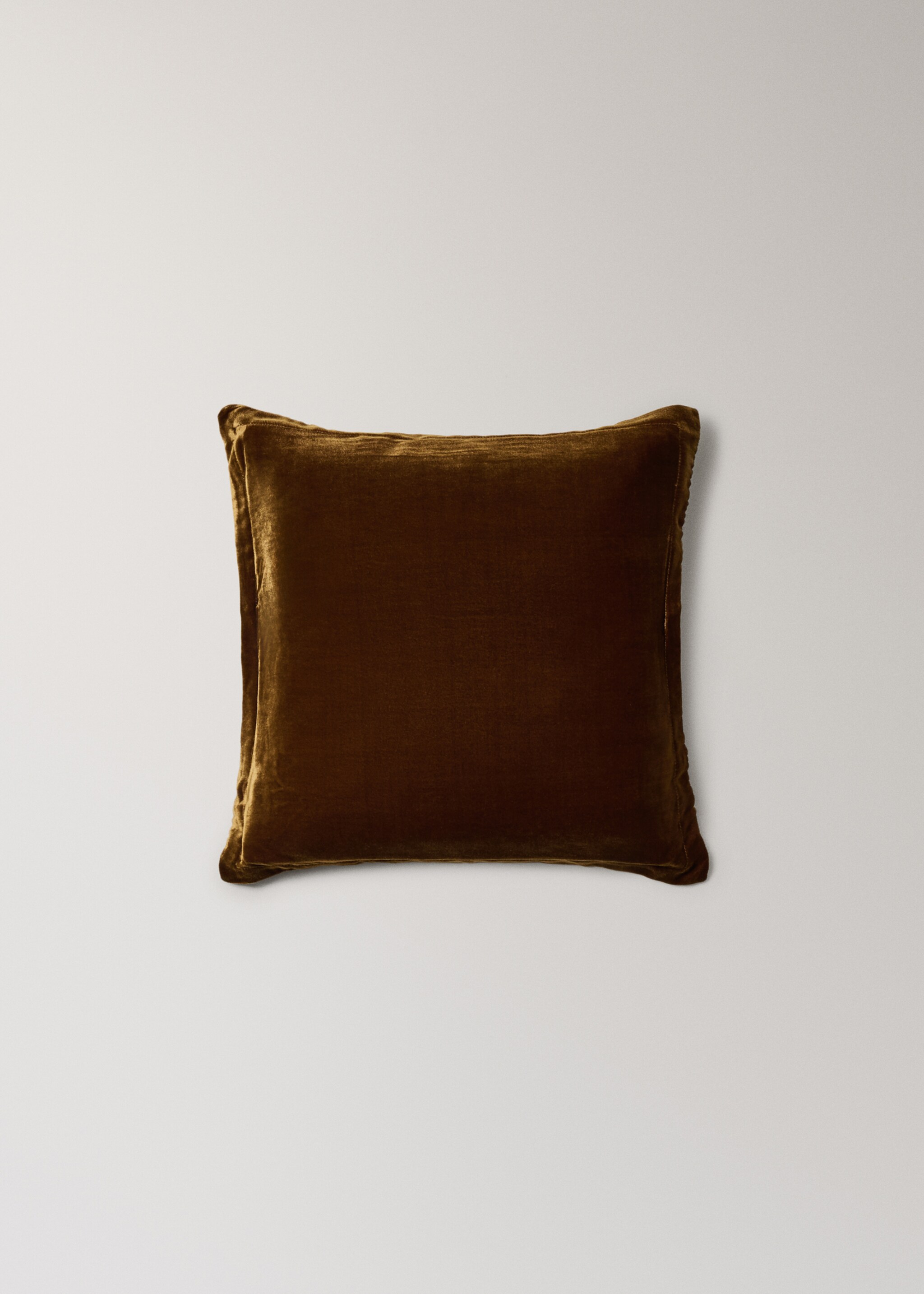 Velvet silk cushion cover 45x45 cm - Article without model, Russet. Ref: 17003334-00.
