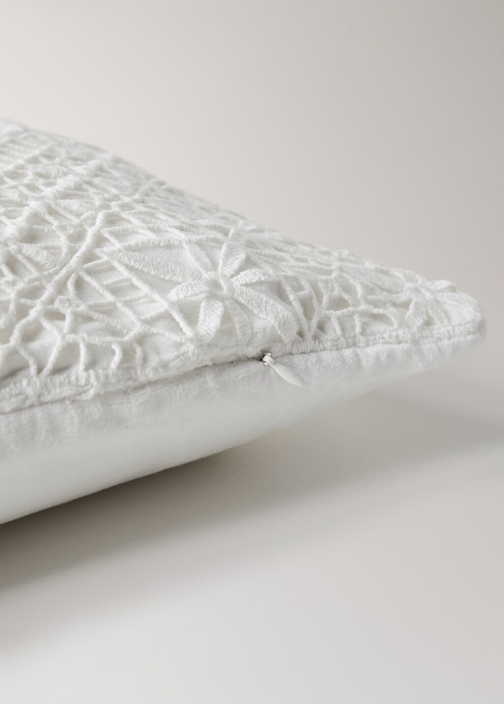 Embroidered cotton cushion cover 11.8x19.6in