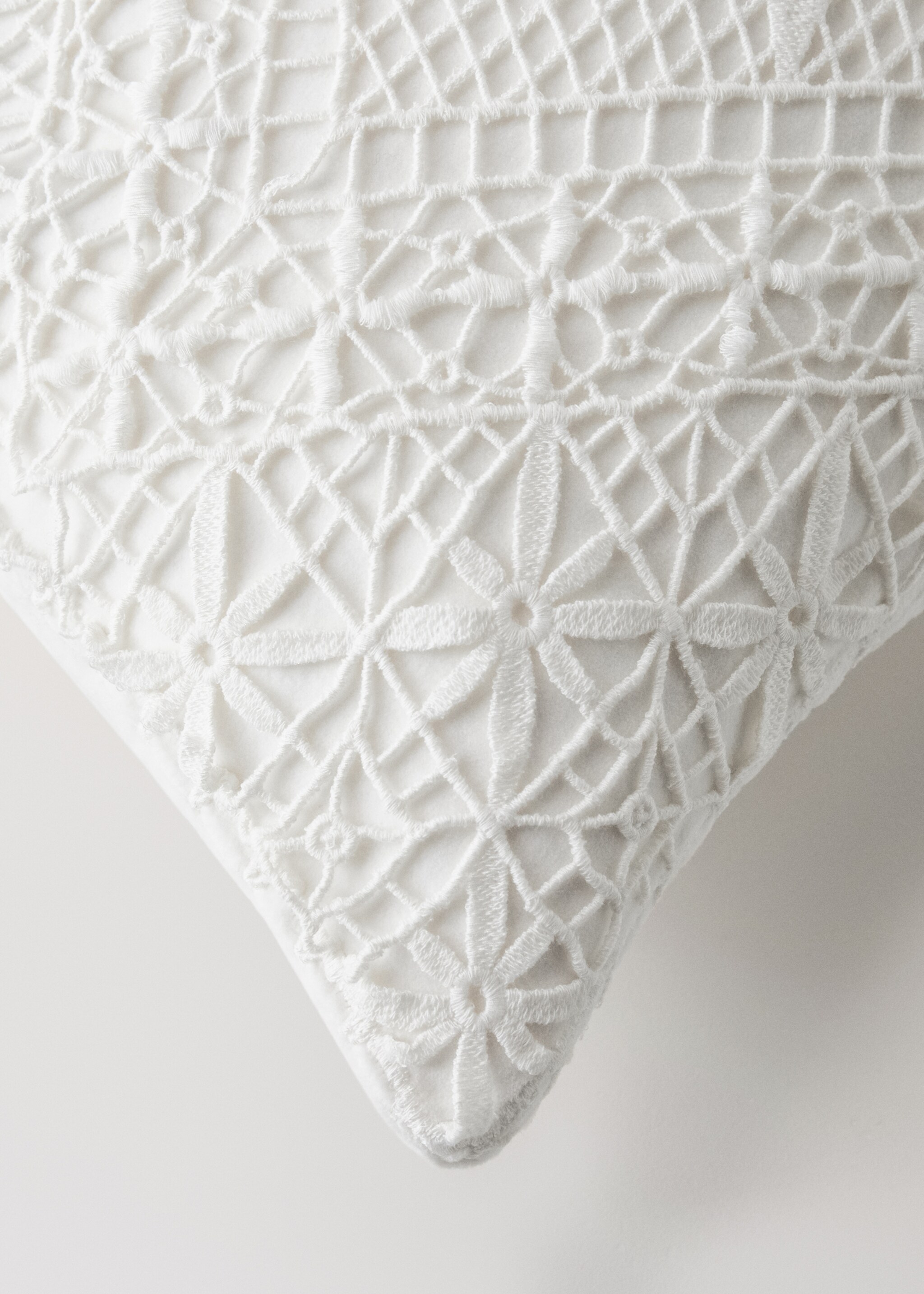 Embroidered cotton cushion cover 30x50cm - Details of the article 3, White. Ref: 17003335-00.