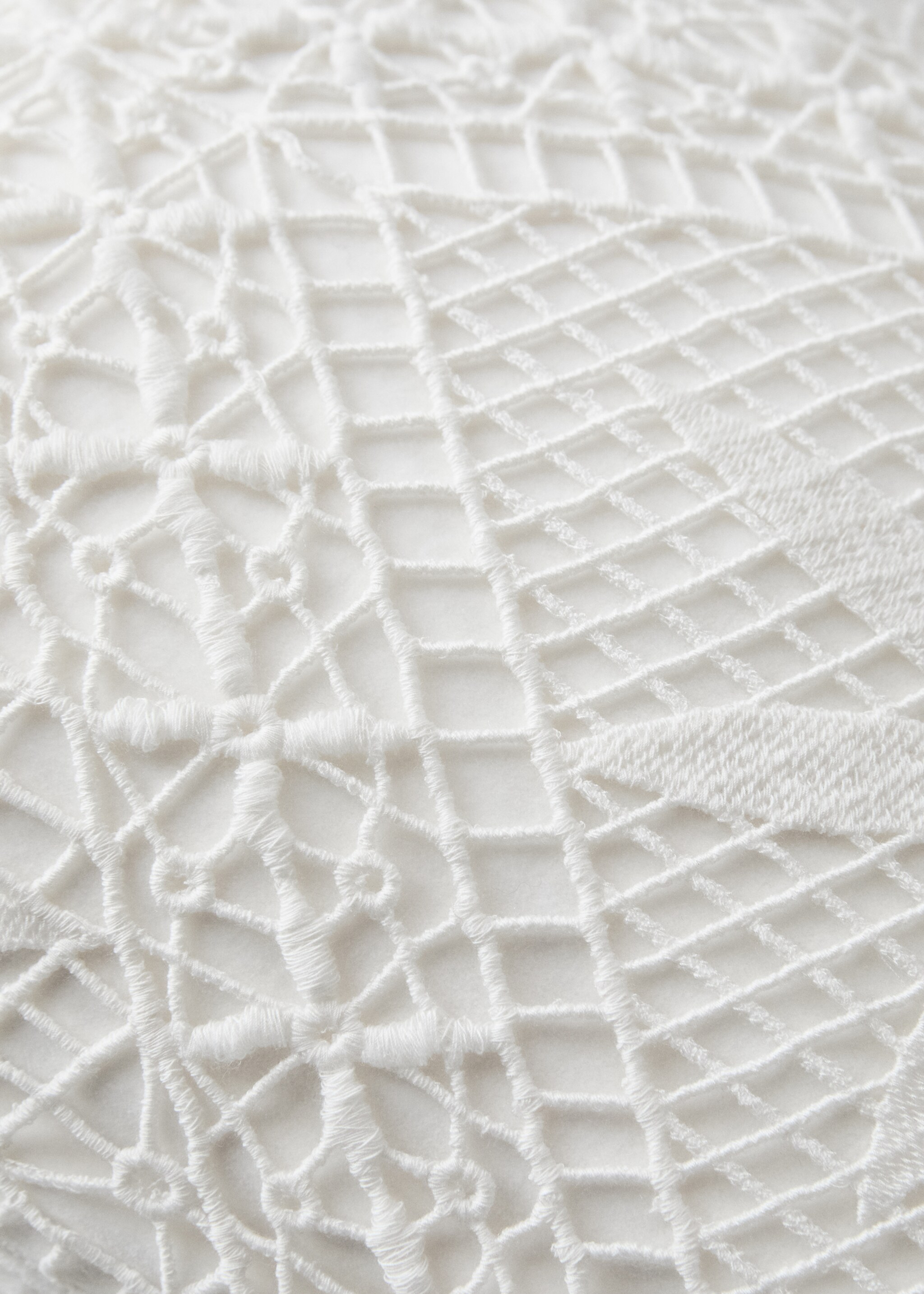 Embroidered cotton cushion cover 30x50cm - Details of the article 4, White. Ref: 17003335-00.