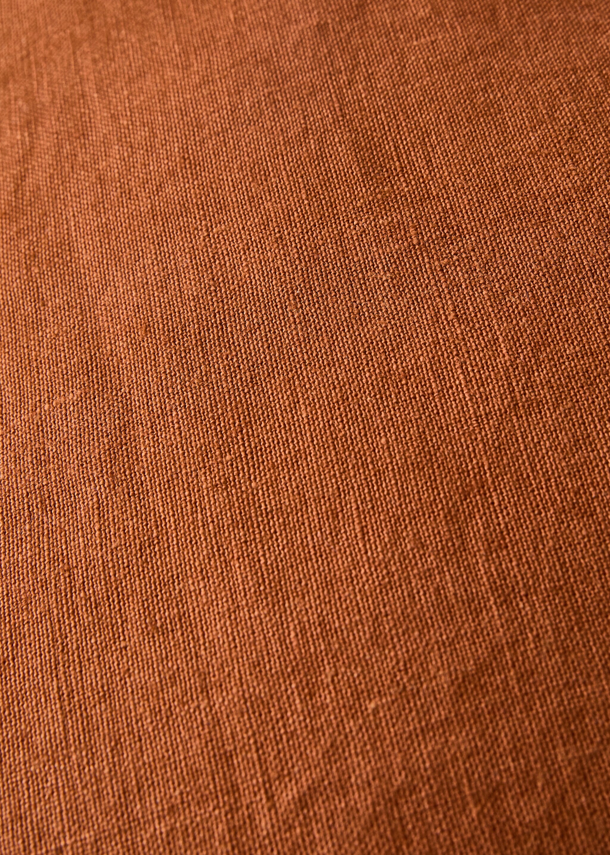 Funda coixí cremallera lli 40x60 cm - Detall de l'article 2, Taronja torrat. Ref: 17003342-00.