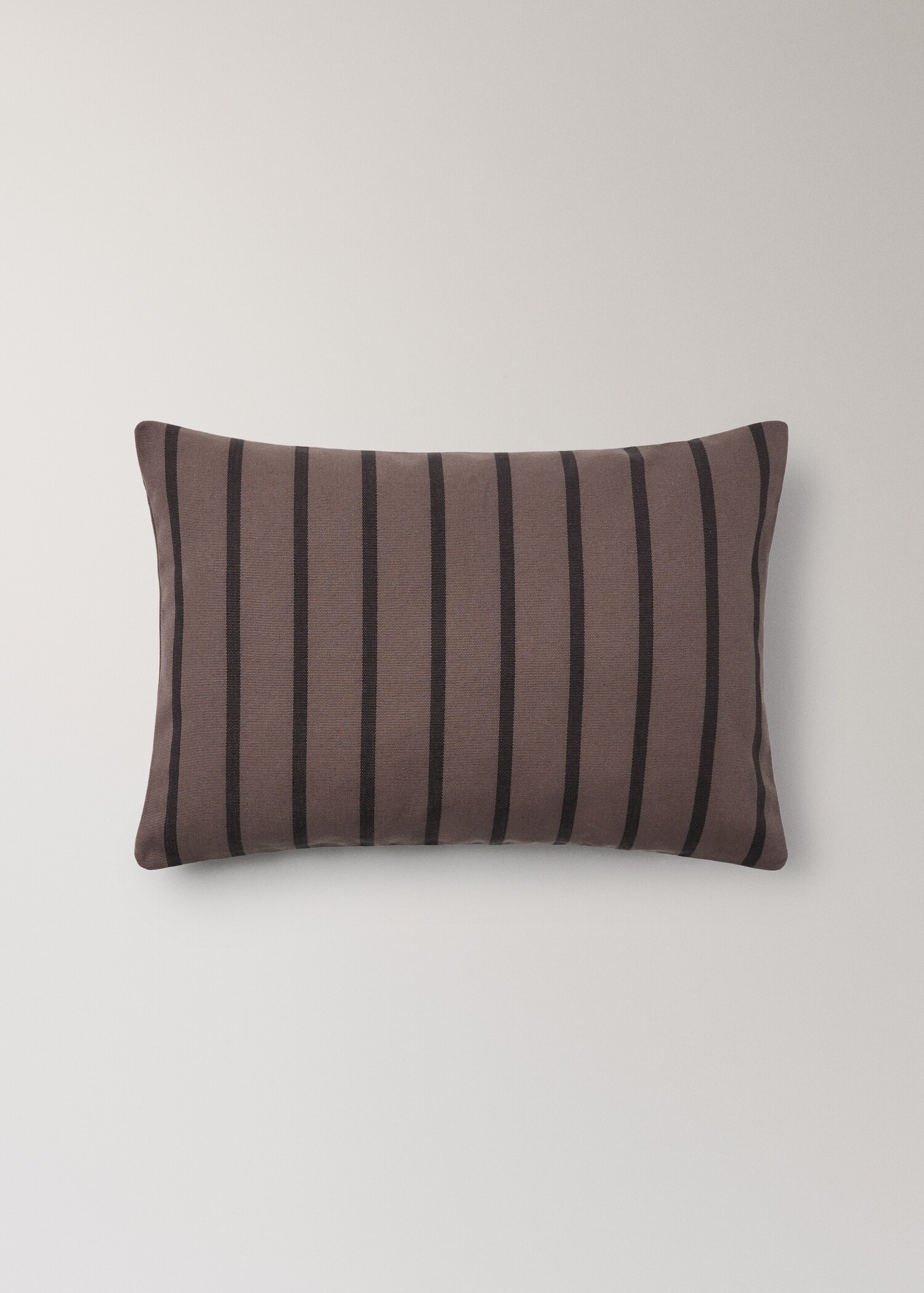 Kissenhülle aus Baumwolle, zweifarbig gestreift, 40x60 cm - Artikel ohne Model