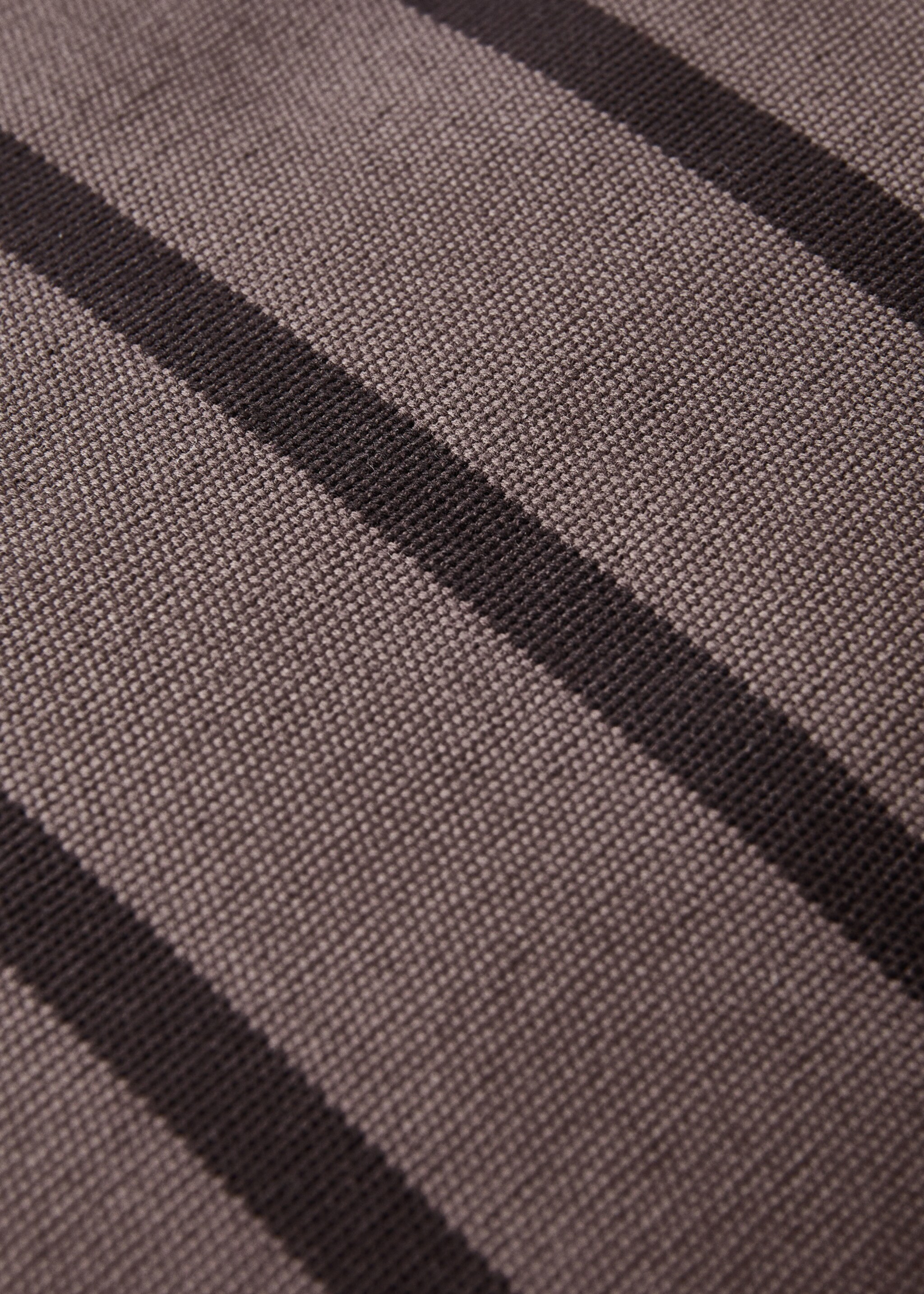 Cotton two-tone striped cushion cover 40x60 cm - Details of the article 4, Blackberry. Ref: 17003344-00.