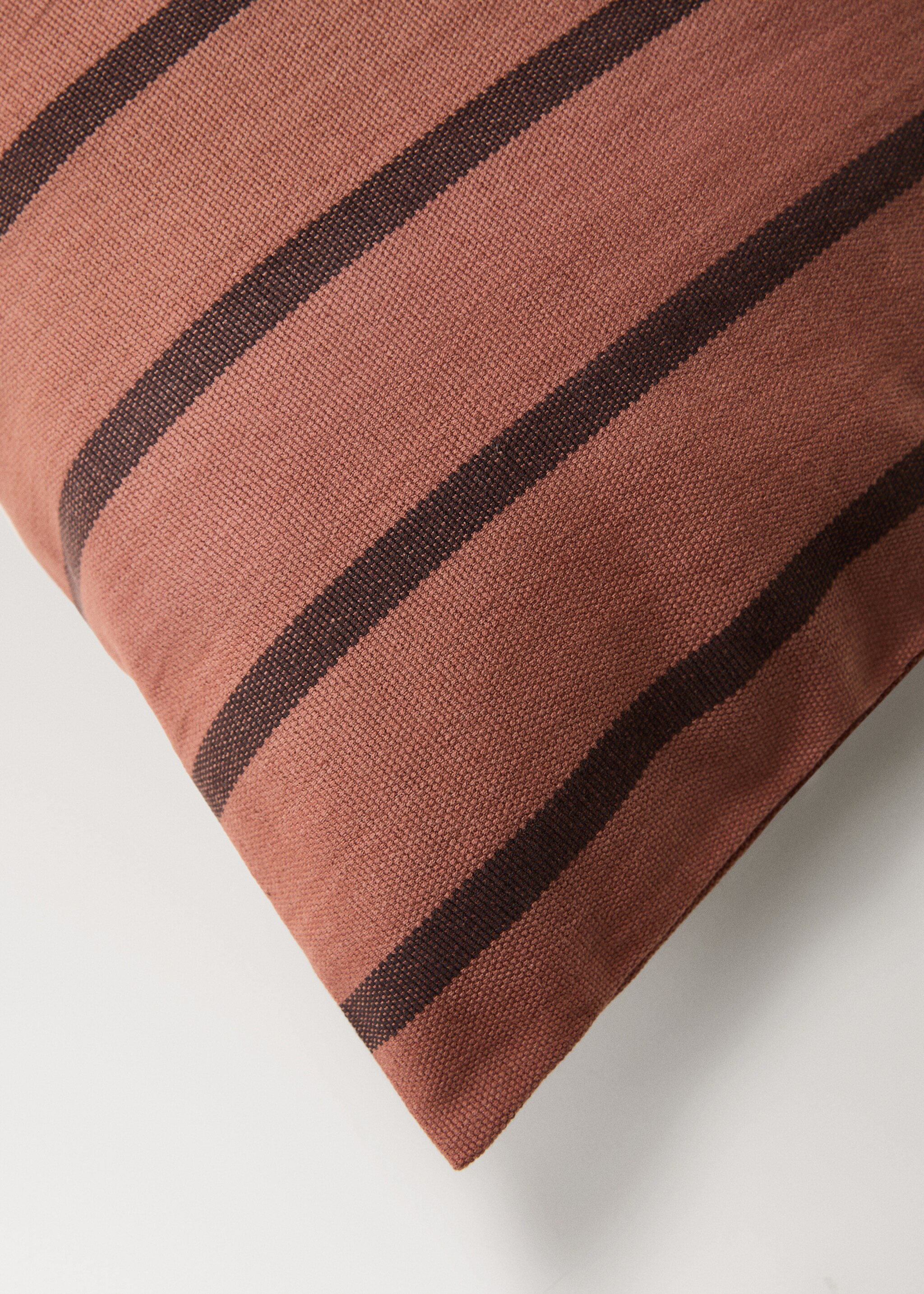 Funda coixí cotó ratlla bicolor 40x40 cm - Detall de l'article 3, Marró. Ref: 17003345-00.