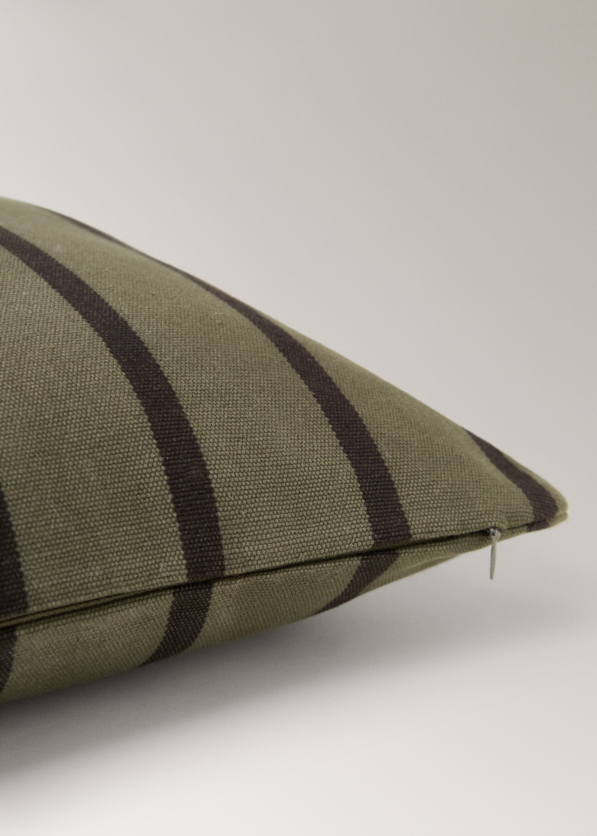 Cotton cushion cover with two-tone stripes 40x40 cm - Details of the article 1, Olive Green. Ref: 17003345-00.
