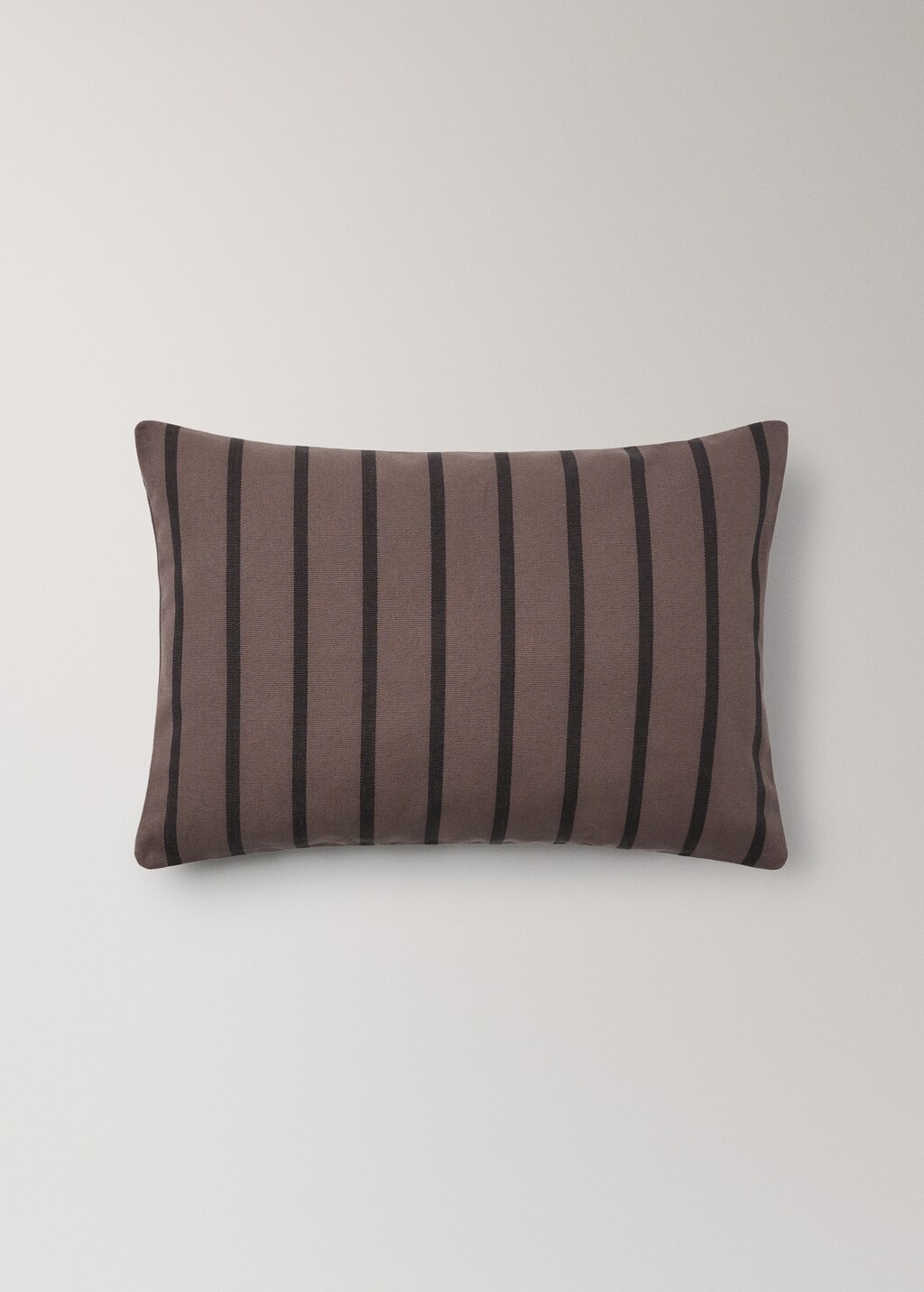 Cotton cushion cover with two-tone stripes 40x40 cm
