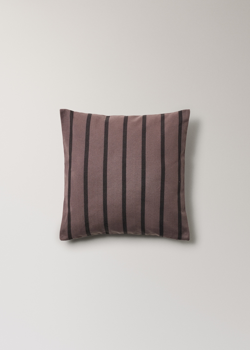 Cotton cushion cover with two-tone stripes 40x40 cm