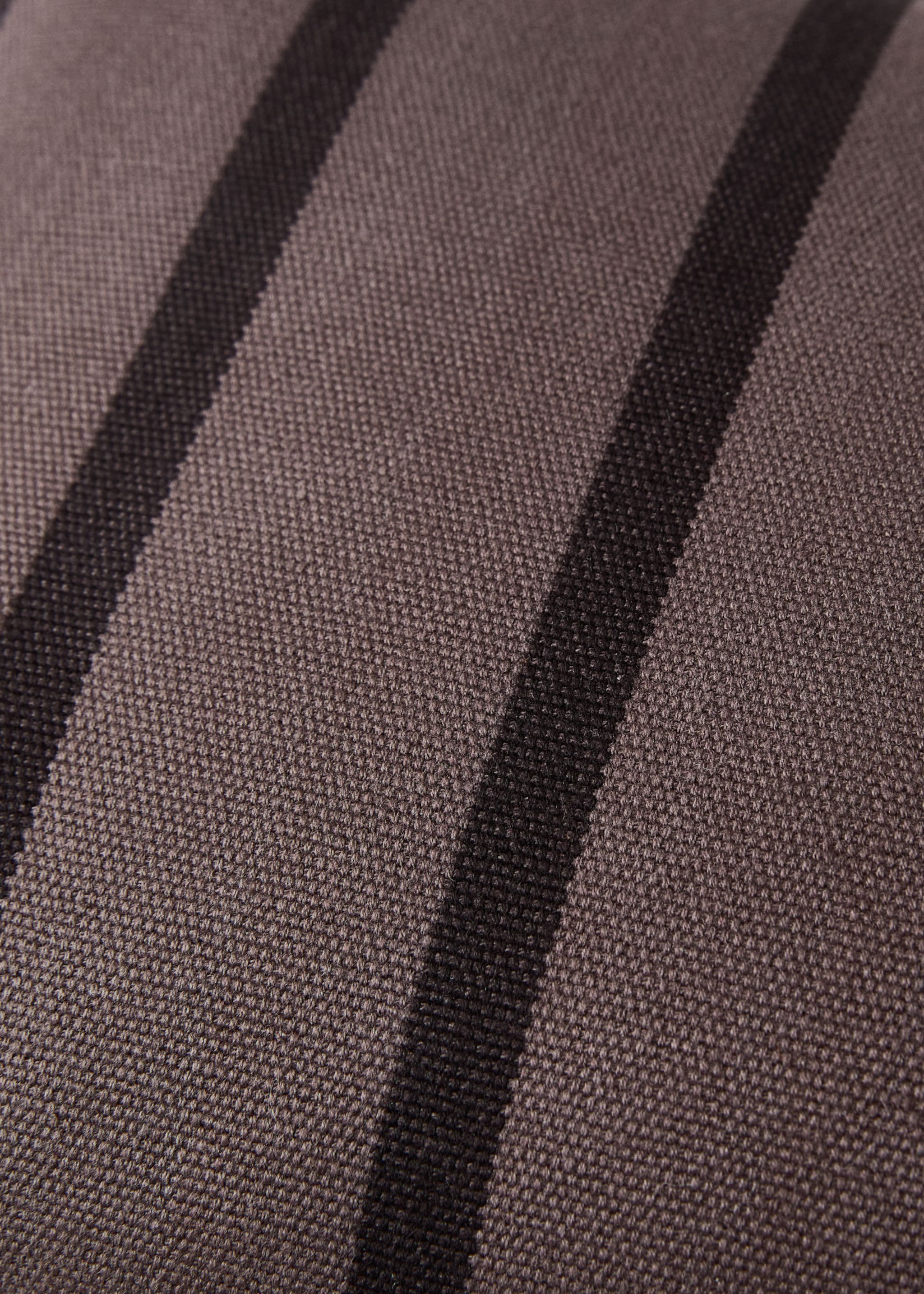 Cotton cushion cover with two-tone stripes 40x40 cm - Details of the article 2, Blackberry. Ref: 17003345-00.