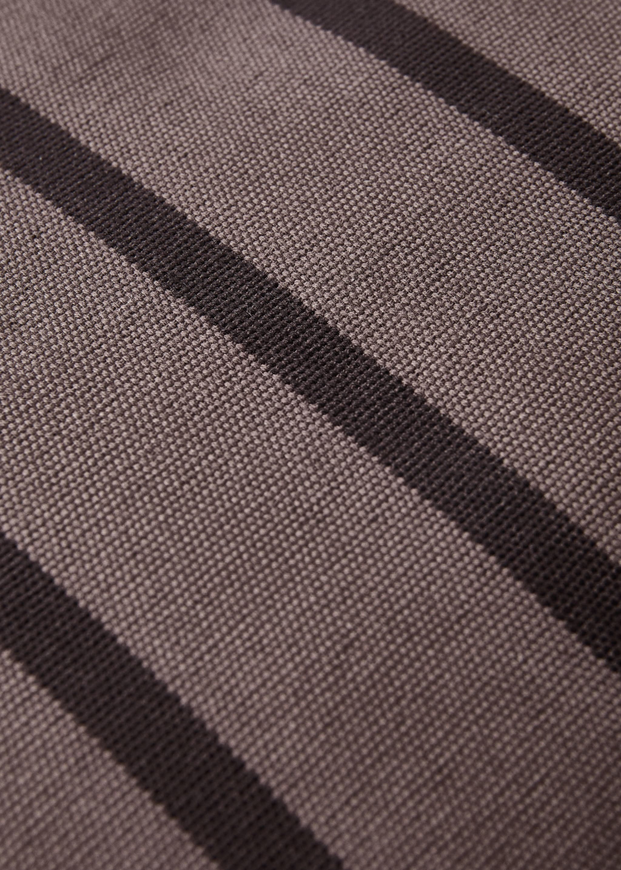 Cotton cushion cover with two-tone stripes 40x40 cm - Details of the article 4, Blackberry. Ref: 17003345-00.