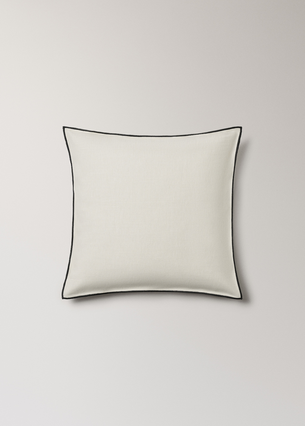 Cotton linen cushion cover with overlock tab 50x50 cm