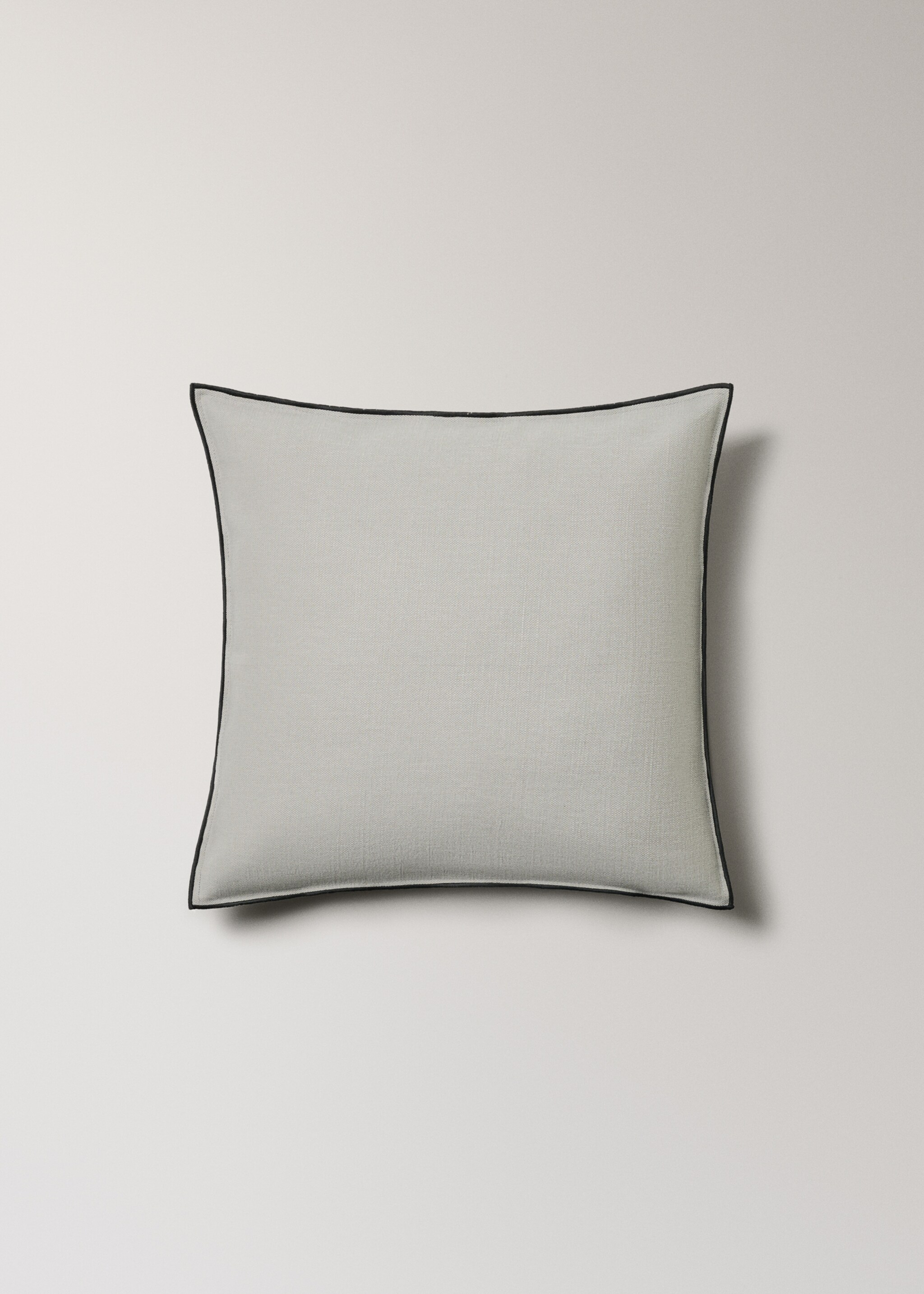 Cotton linen cushion cover with overlock tab 50x50 cm - Article without model