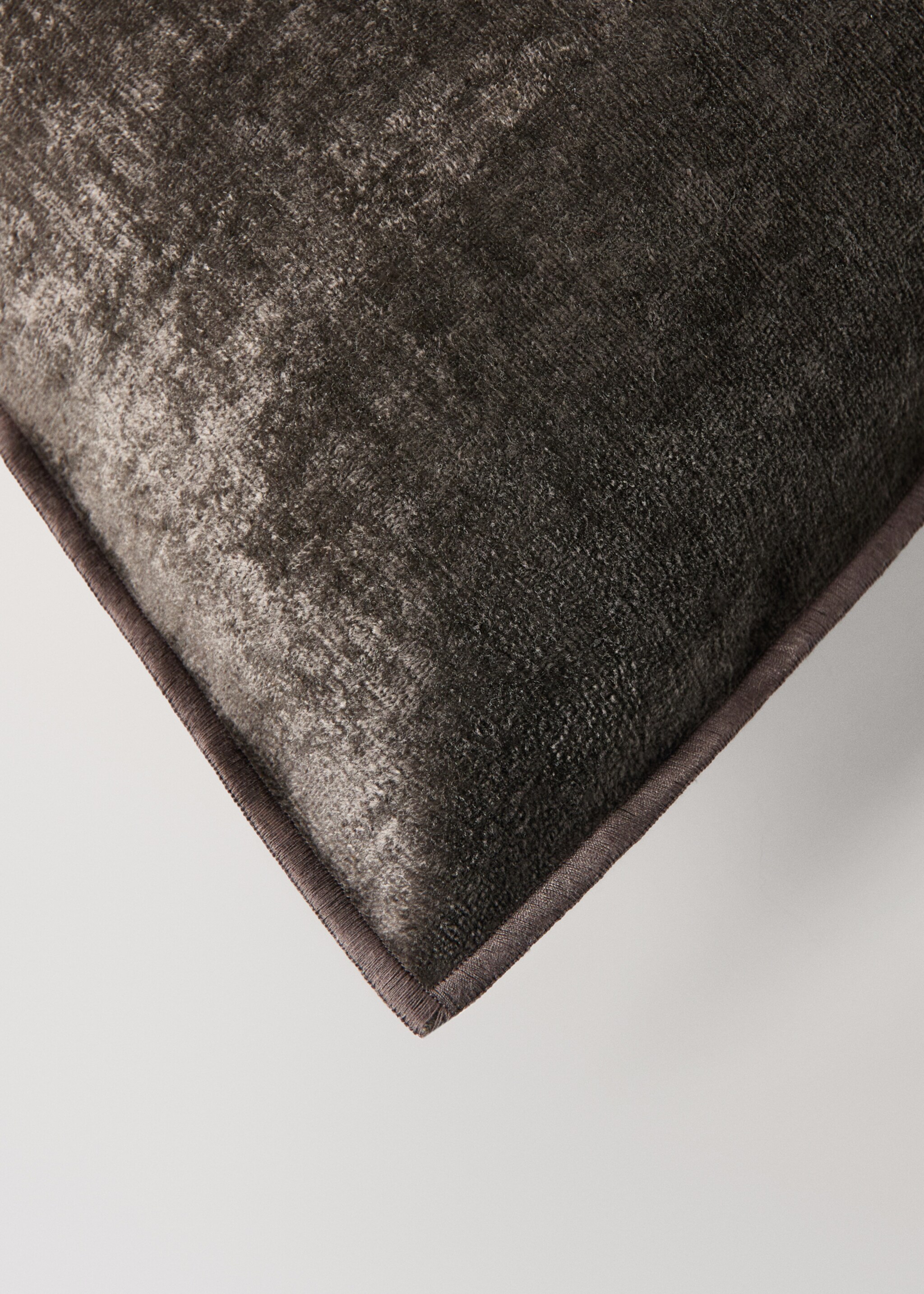 Velvet linen cushion cover 40x60 cm - Details of the article 2, Coffee. Ref: 17003348-00.