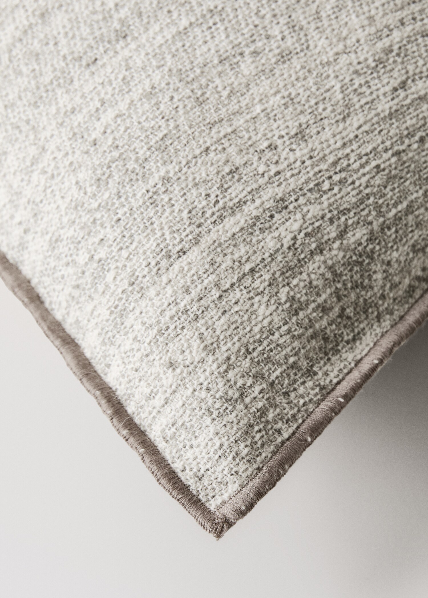 Cotton, linen and wool cushion cover - Details of the article 2