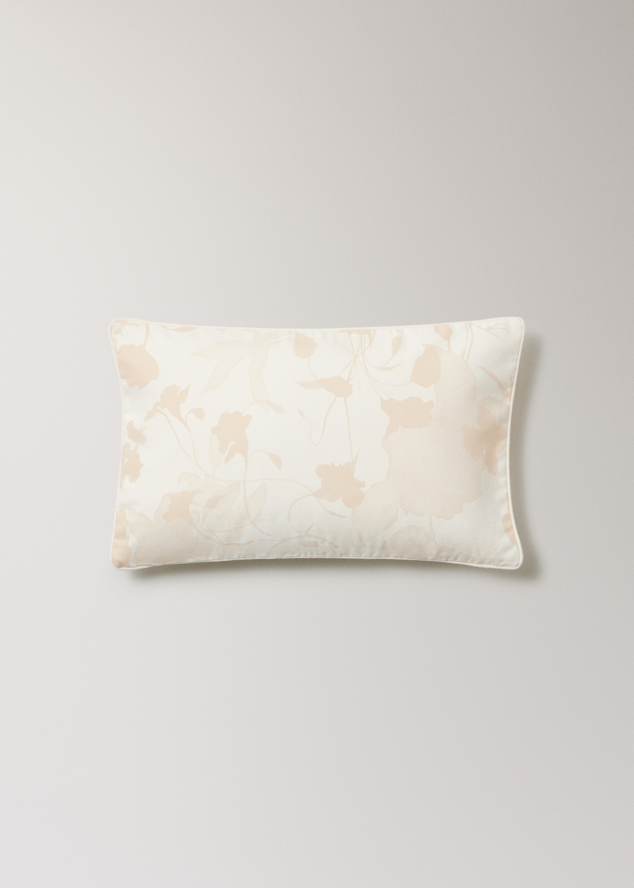 Floral-print cushion cover with velvet piping 30x50 cm - Article without model, Vanilla. Ref: 17003352-00.