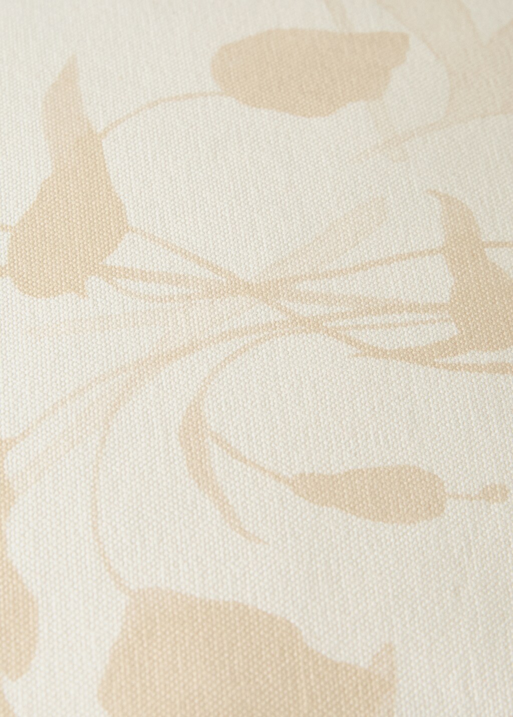 Floral-print cushion cover with velvet piping 50x50 cm