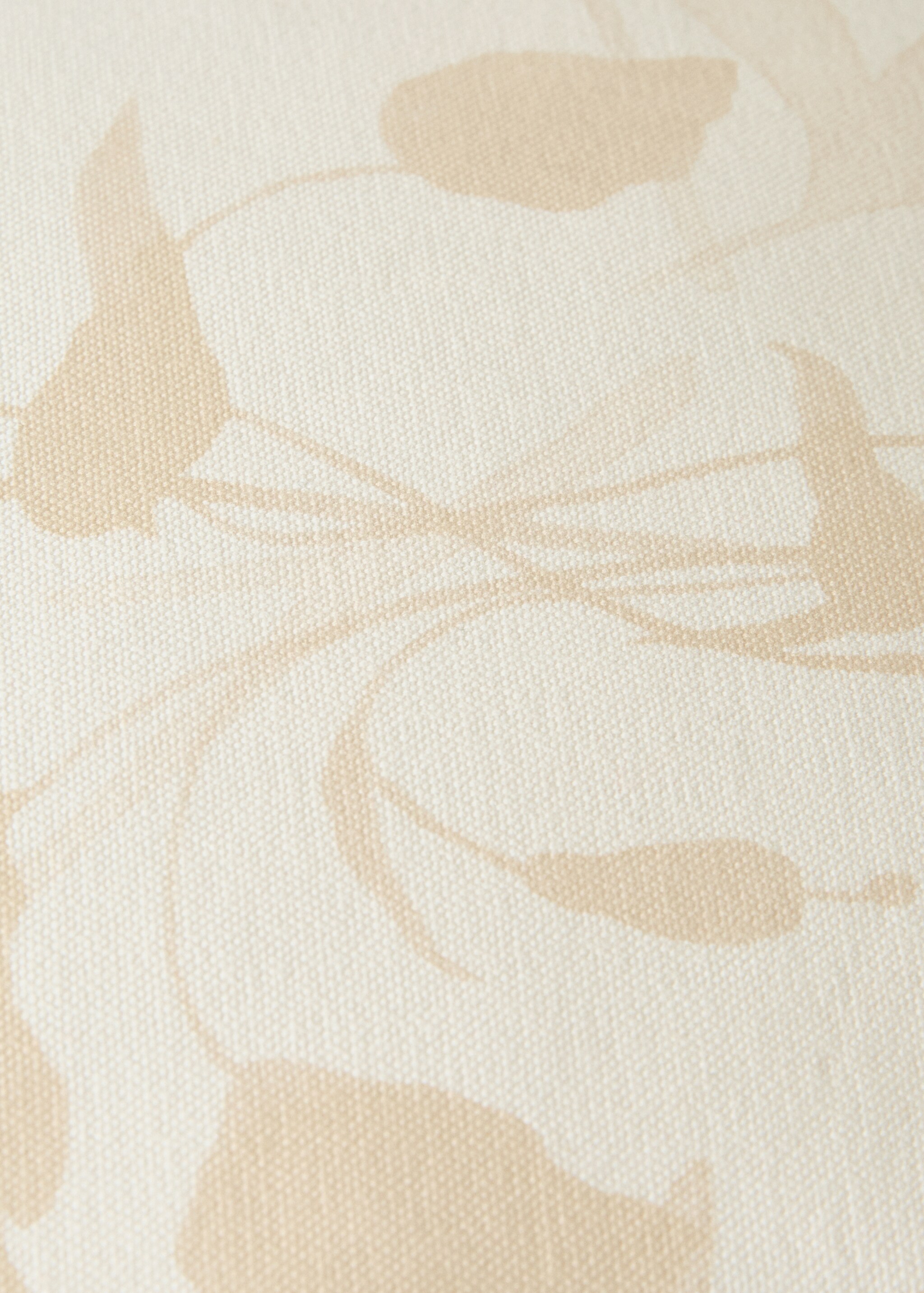 Floral-print cushion cover with velvet piping 50x50 cm - Details of the article 3, Vanilla. Ref: 17003353-00.