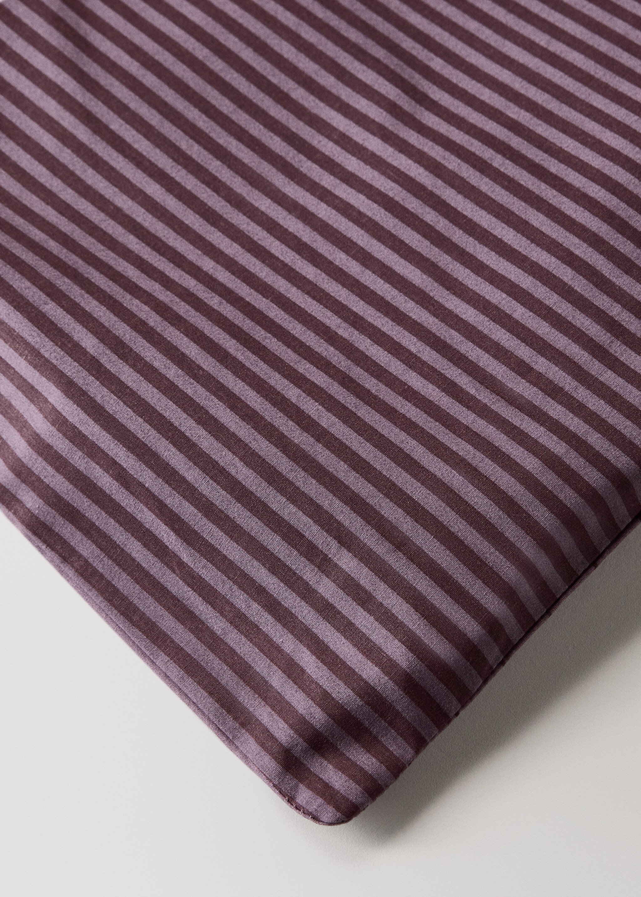 Reversible percale cotton striped duvet cover for 180/200 cm bed - Details of the article 3, Plum. Ref: 17003825-00.