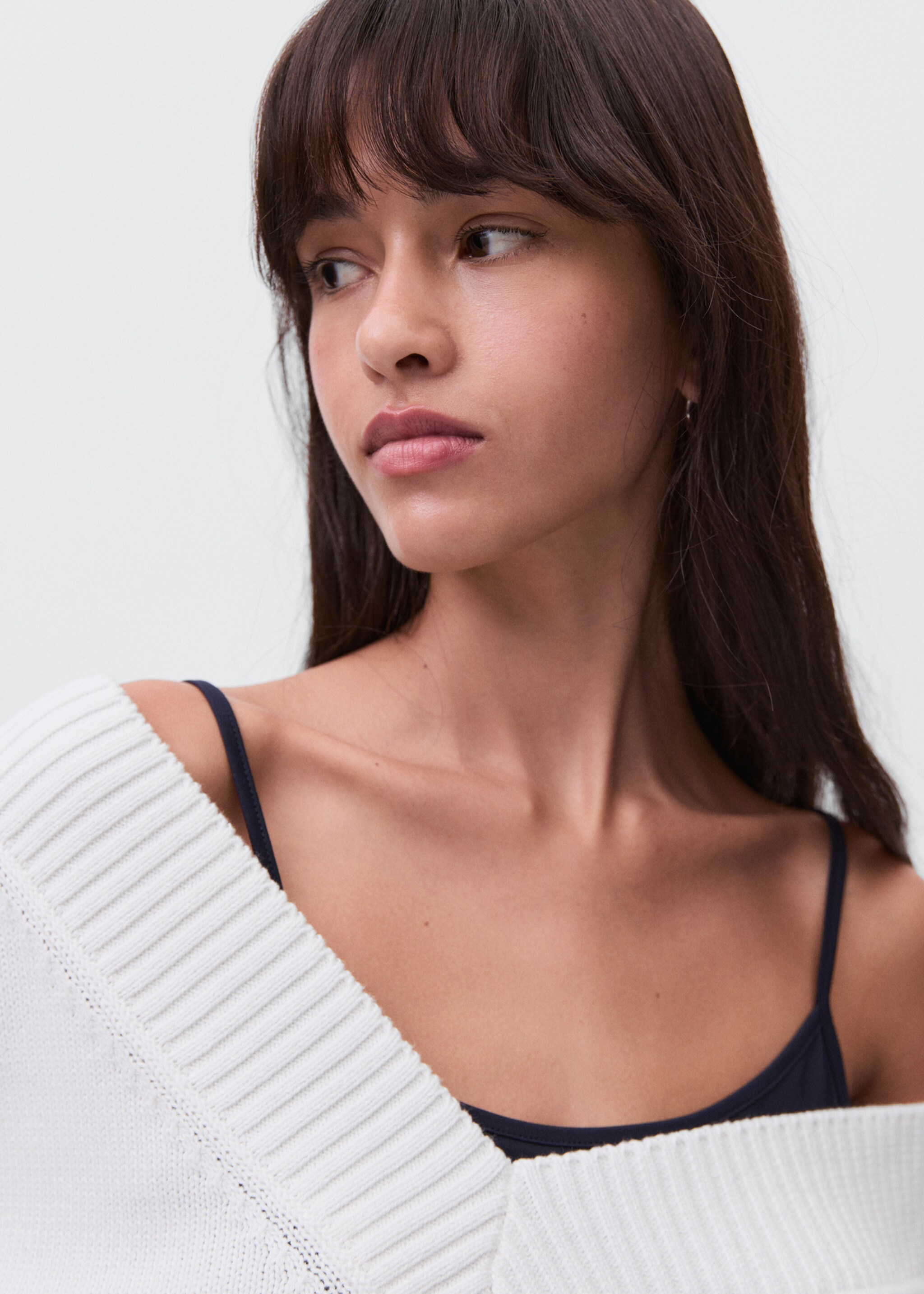 Knitted sweater with straps - Details of the article 1
