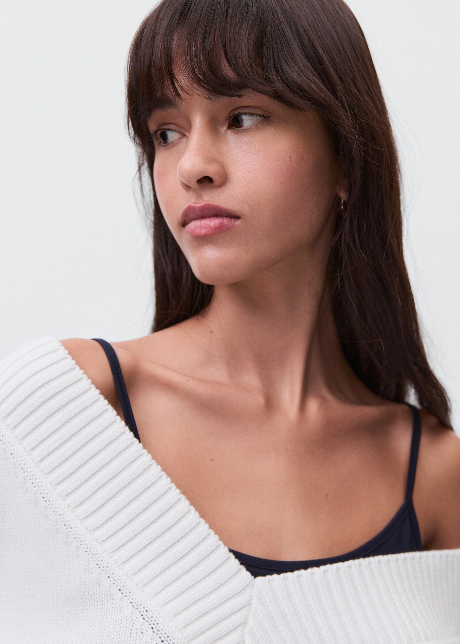 Knitted sweater with straps - Details of the article 1
