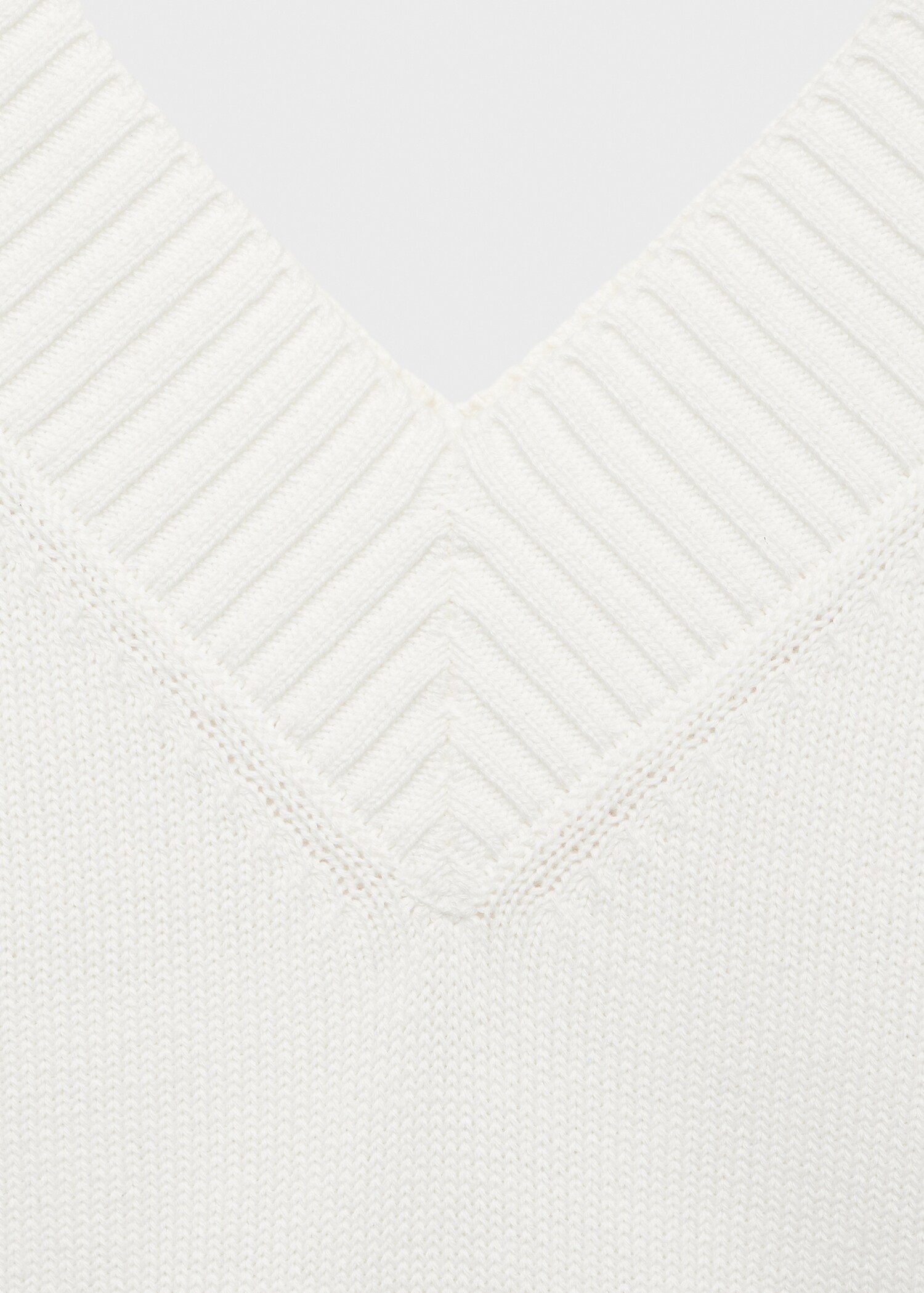 Knitted sweater with straps - Details of the article 8