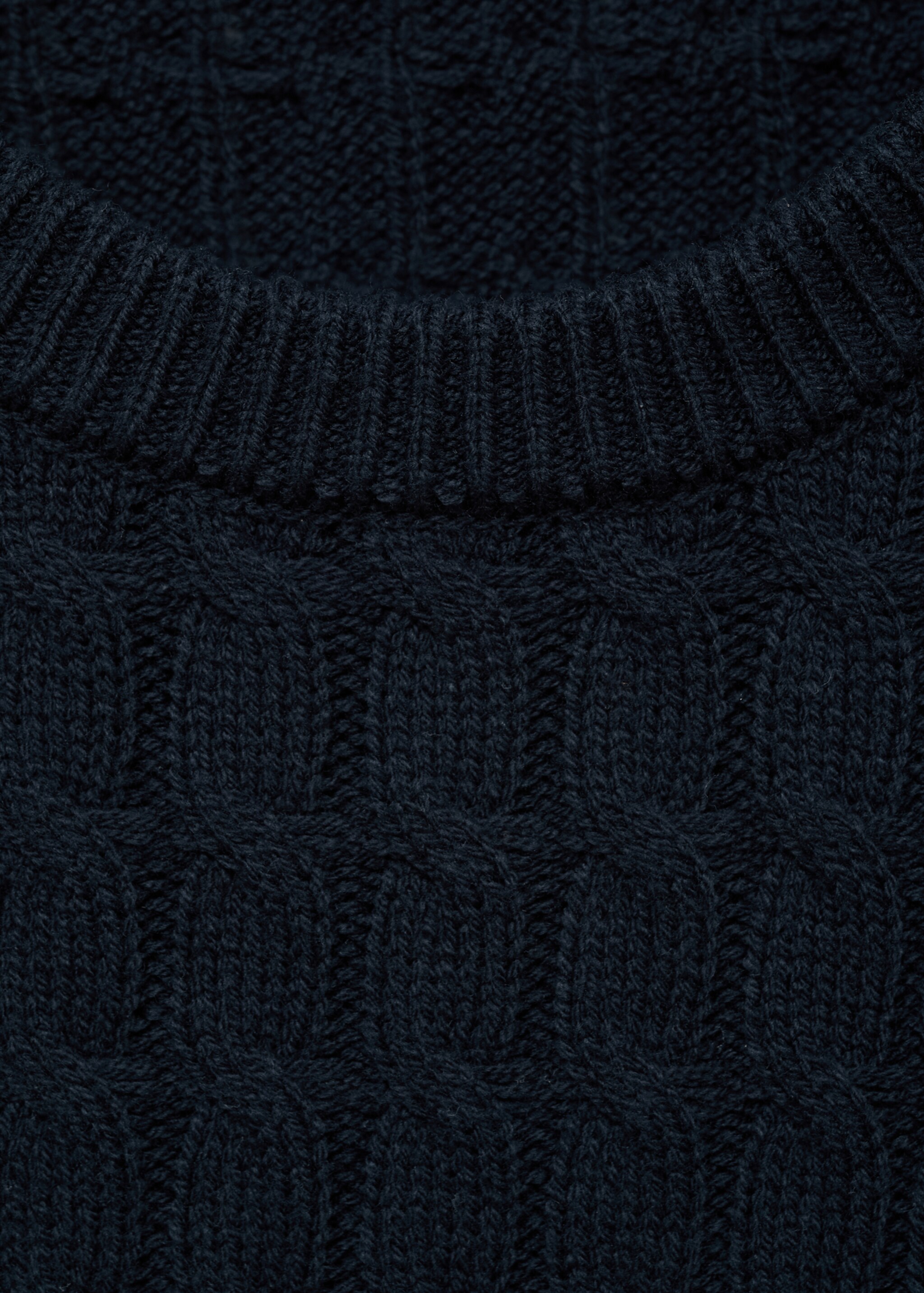 Braided knitted sweater - Details of the article 0