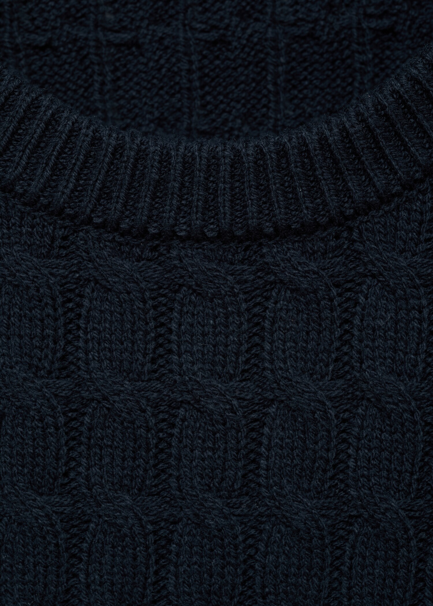 Braided knitted sweater - Details of the article 0