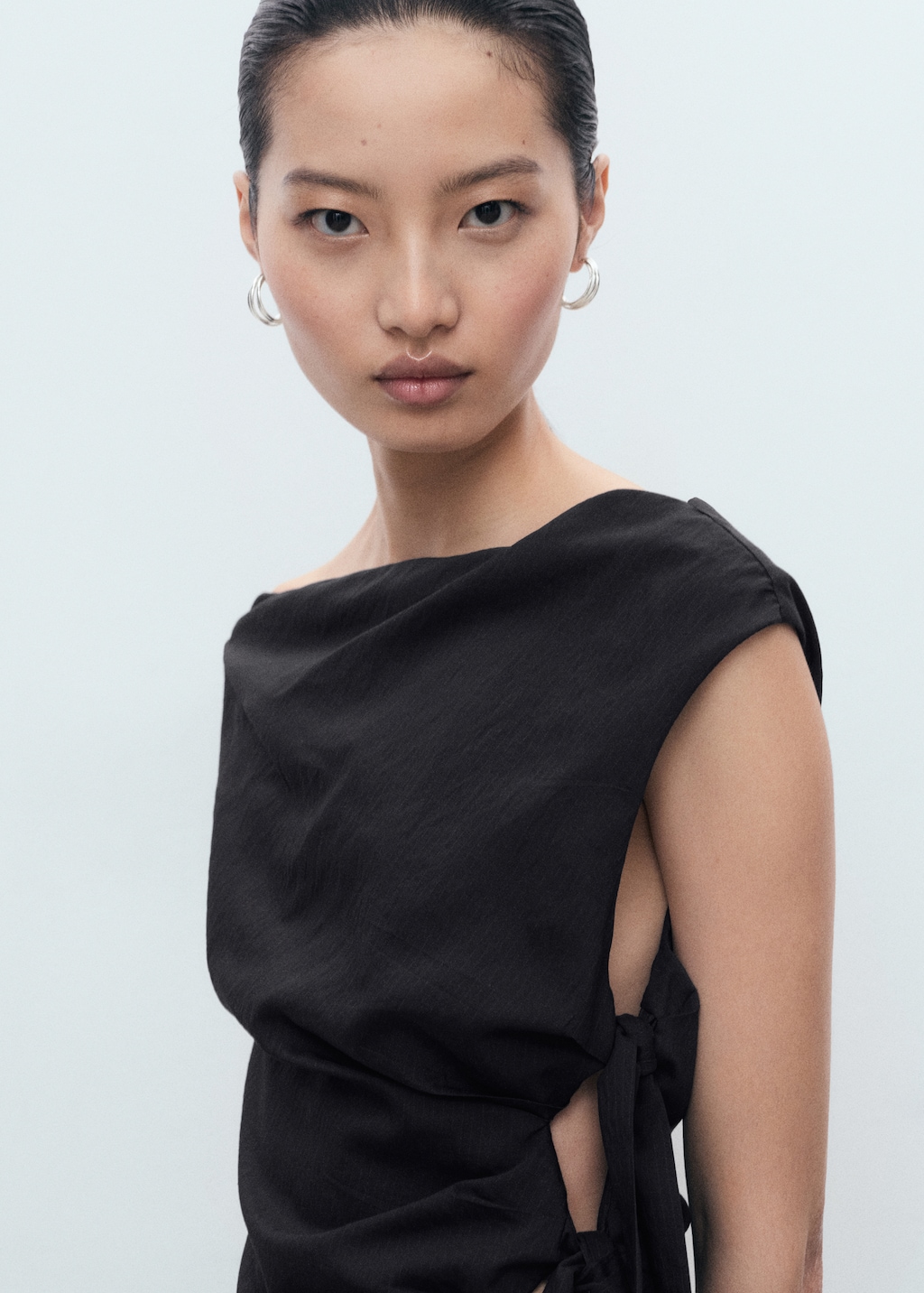 Asymmetrical knotted dress - image 4
