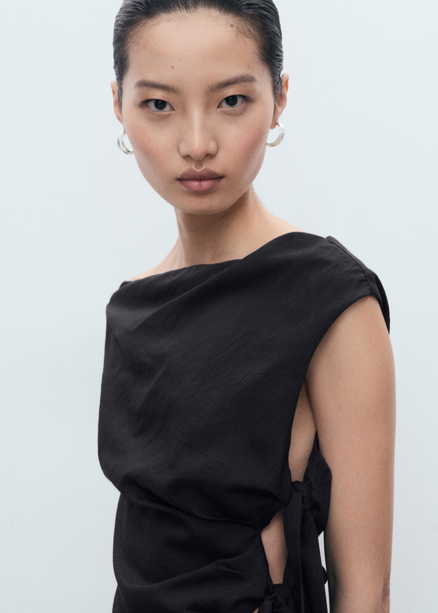 Asymmetrical knotted dress - Details of the article 1