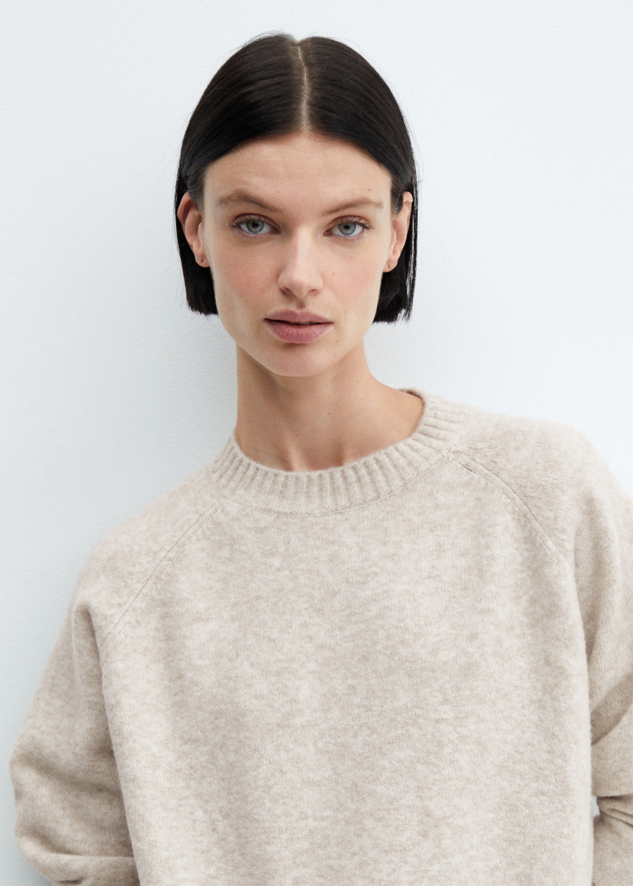 Round-neck knitted sweater - Details of the article 1