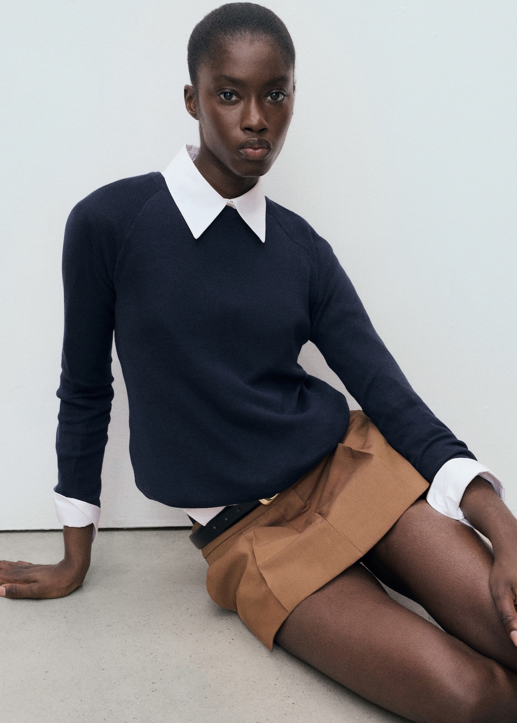 Long-sleeved fine-knit sweater