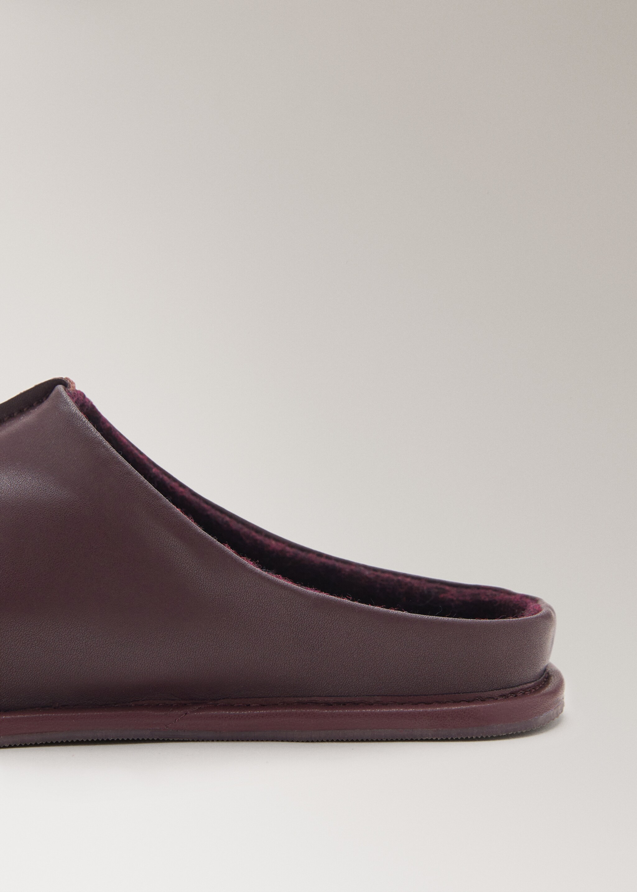 Slippers jilo - Details of the article 1, Blackberry. Ref: 17004108-00.