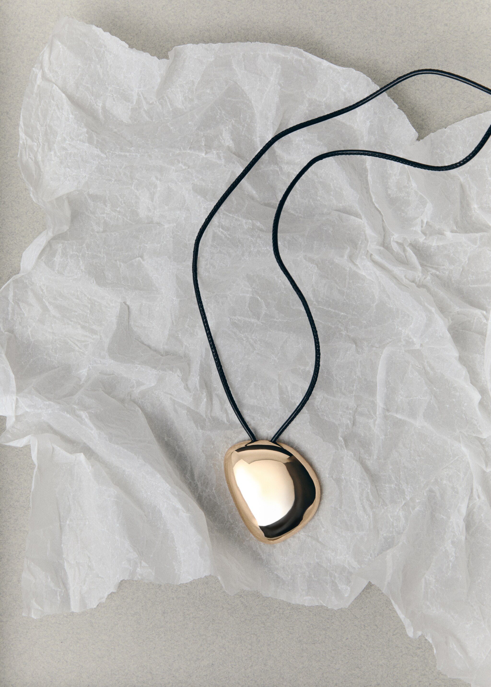 Metal pendant necklace - Details of the article 6, Gold. Ref: 17004132-00.