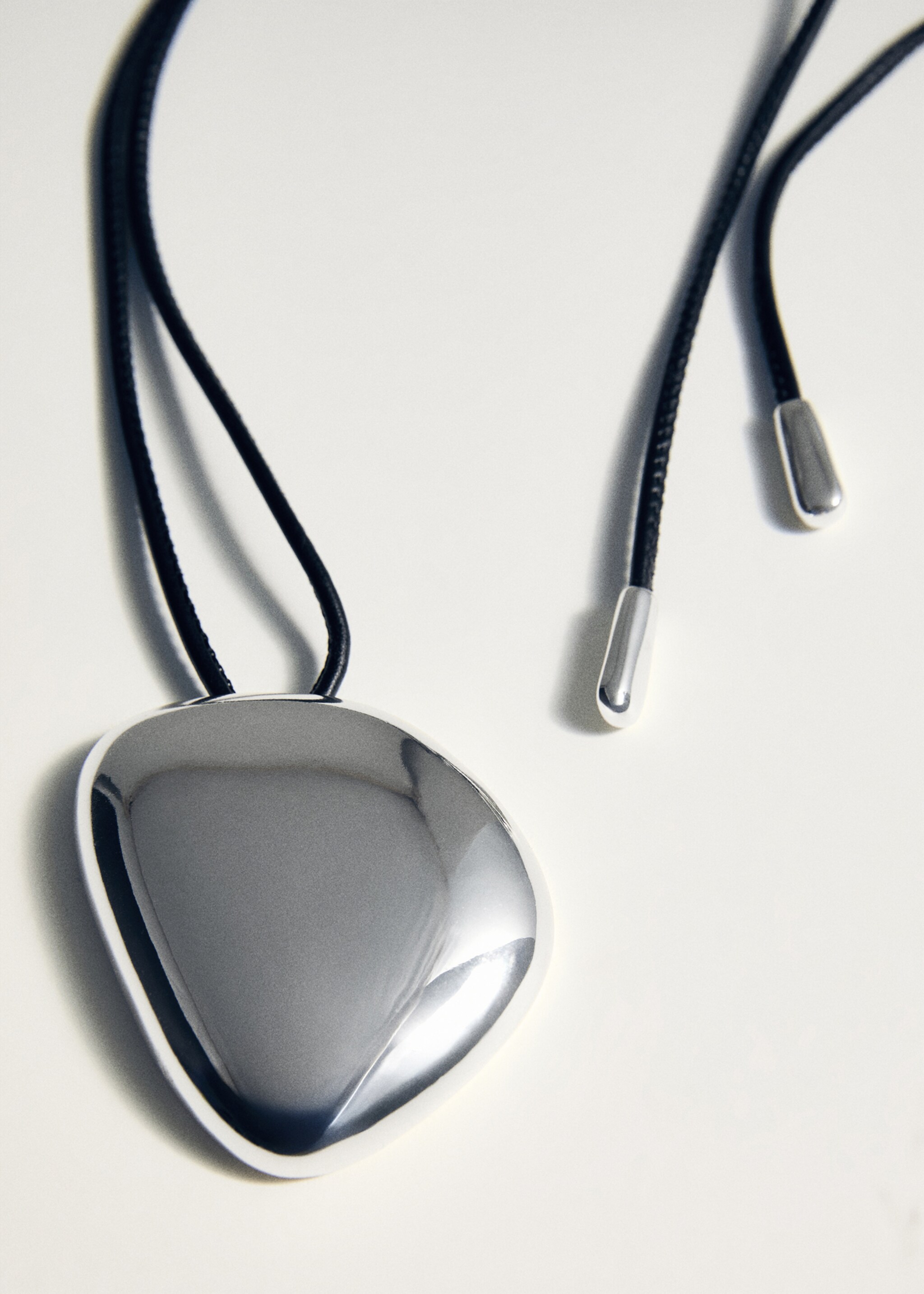 Metal pendant necklace - Details of the article 5, Silver. Ref: 17004132-00.