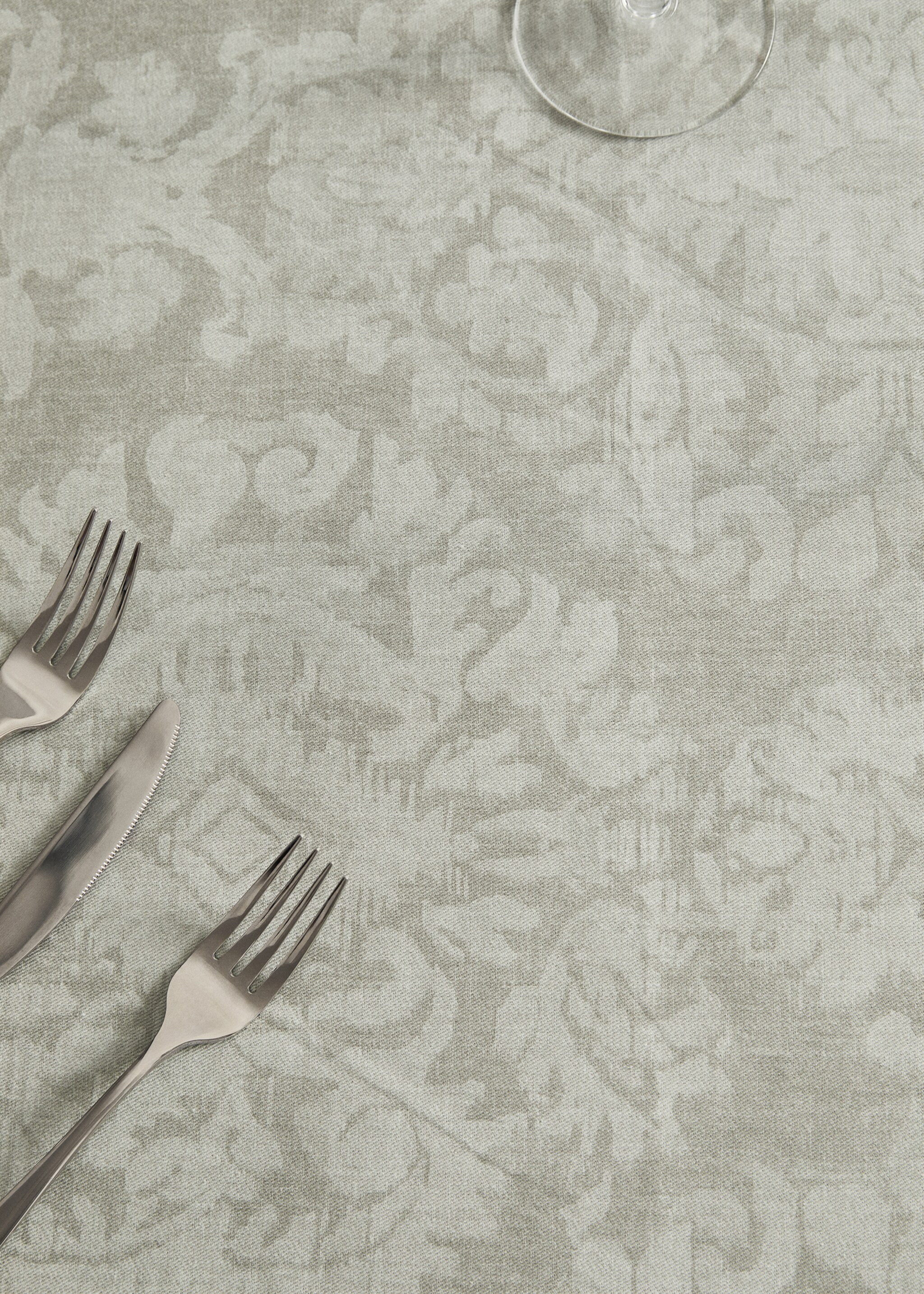 Damask-print cotton tablecloth for 6 to 8 diners - Details of the article 7, Sand. Ref: 17004137-00.