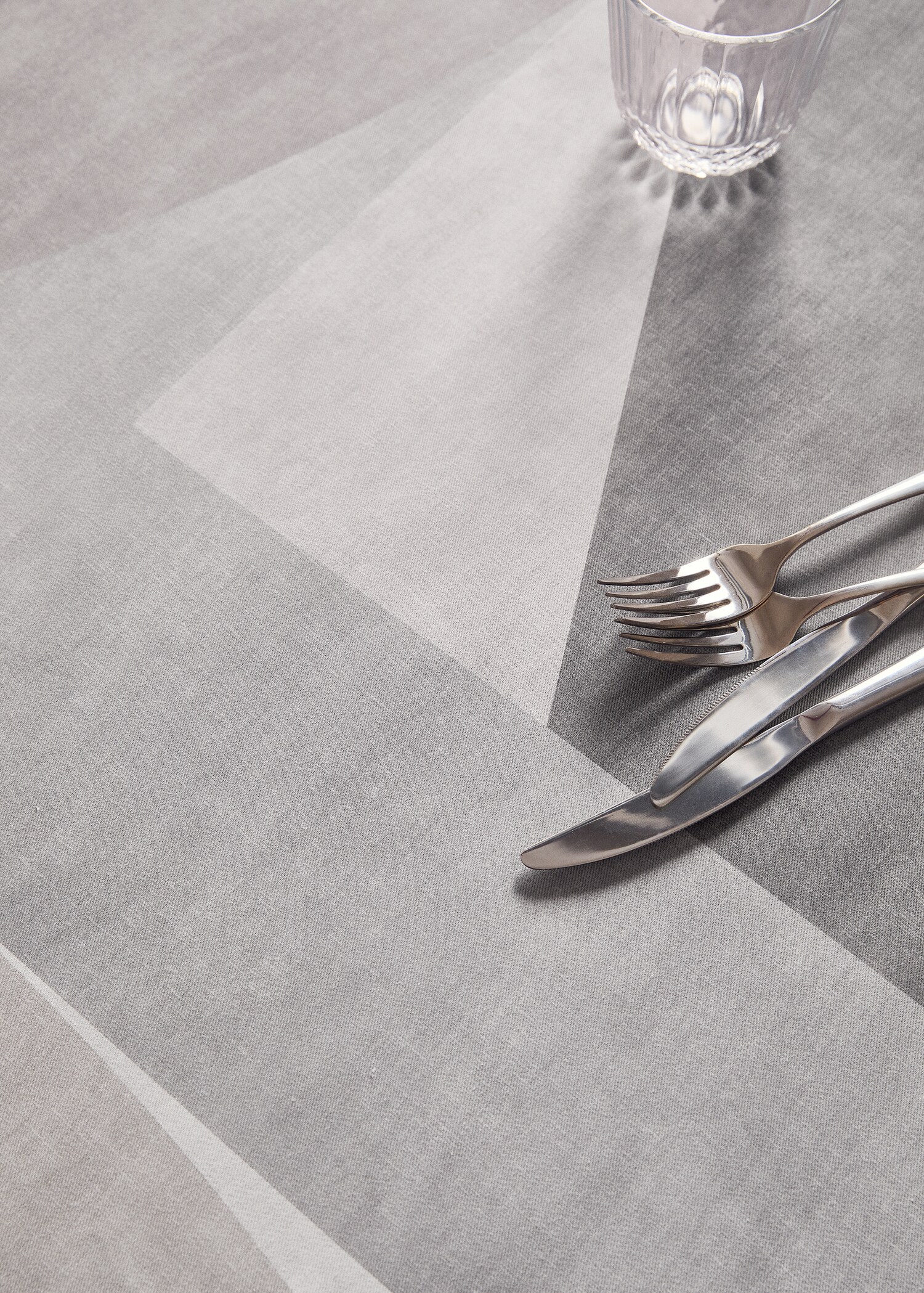 Cotton tablecloth with geometric print for 6 to 8 diners - Details of the article 7