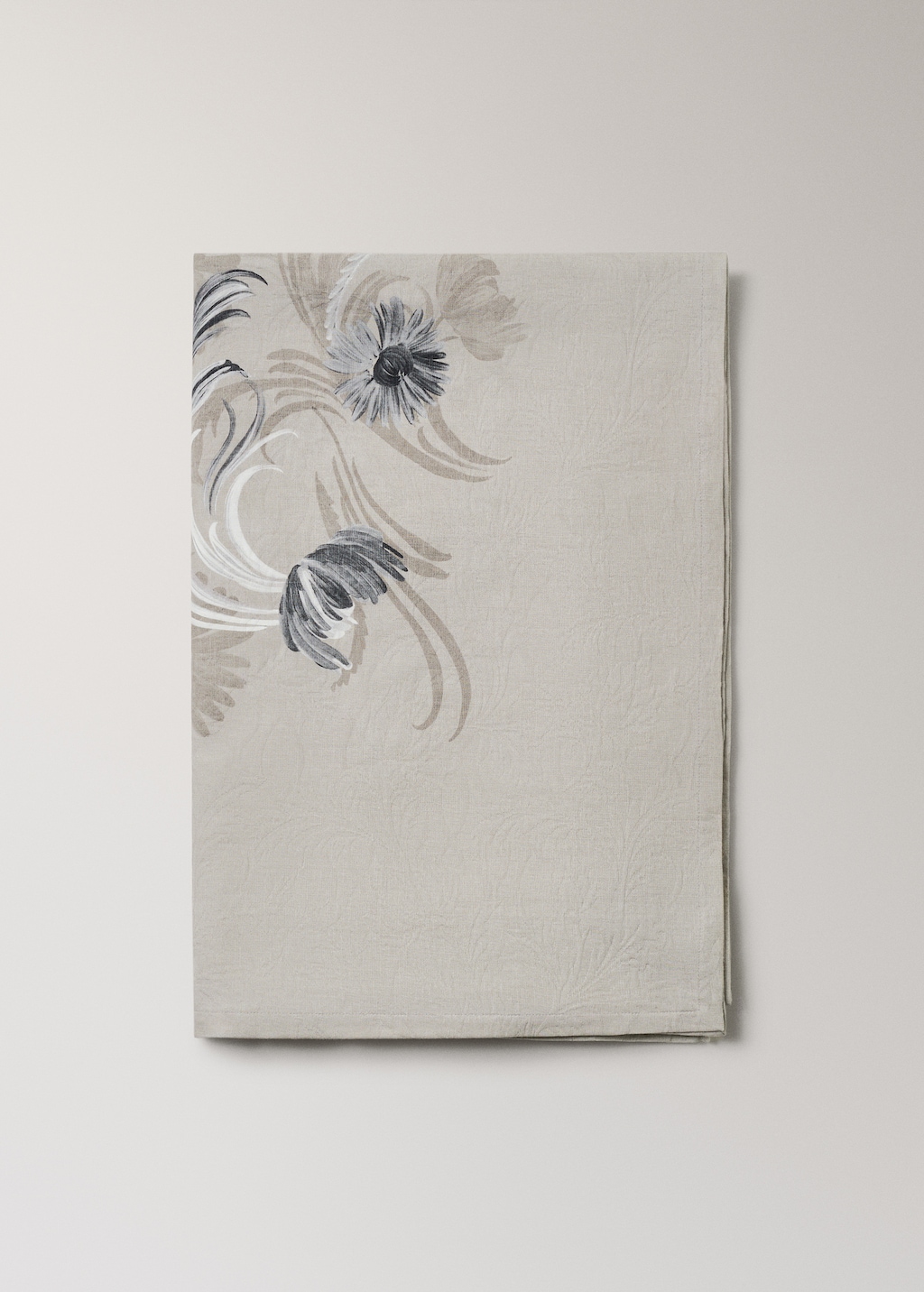 Cotton jacquard floral-print tablecloth for 6 to 8 diners