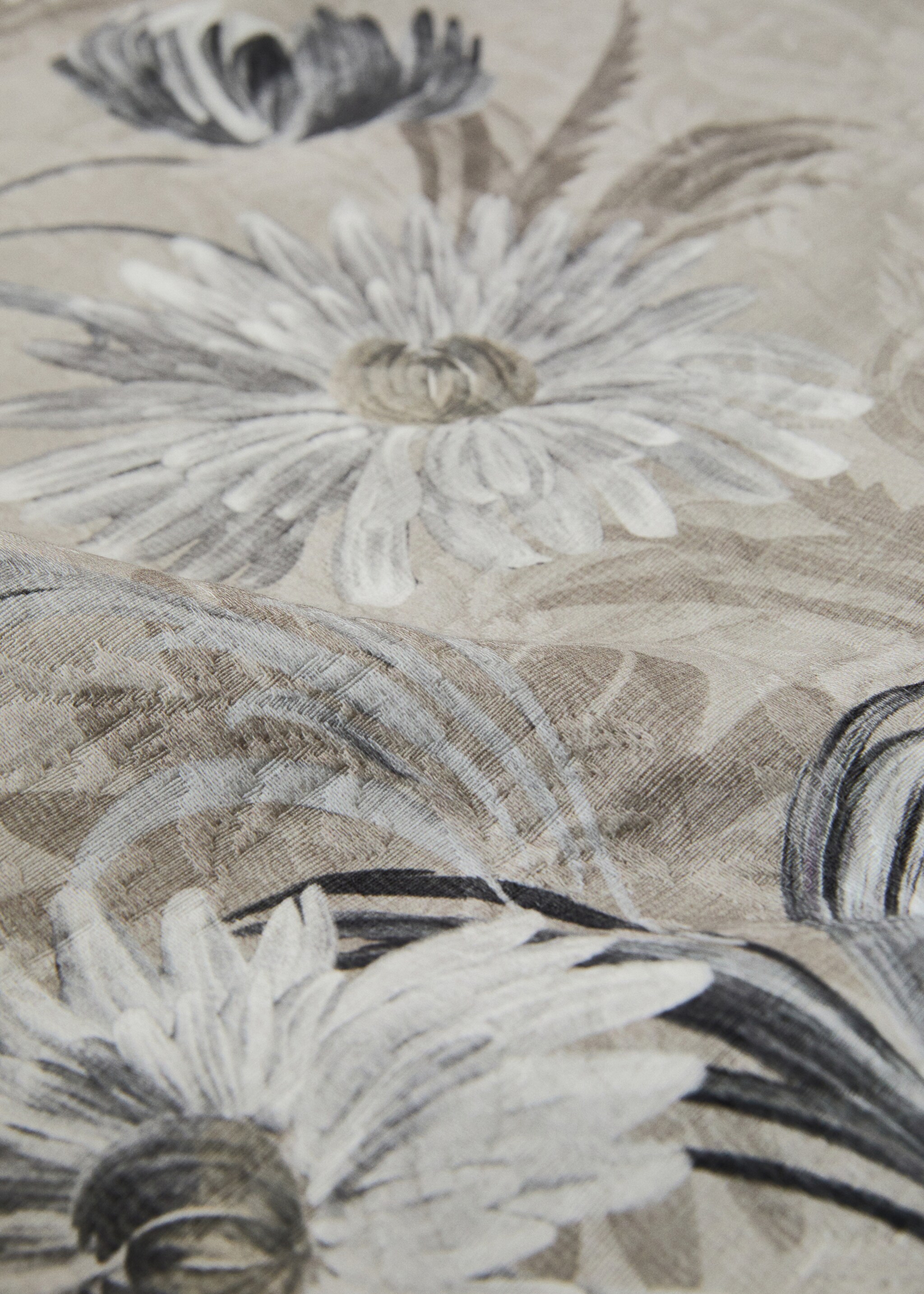 Cotton jacquard floral-print tablecloth for 6 to 8 diners - Details of the article 2, Grey. Ref: 17004145-00.