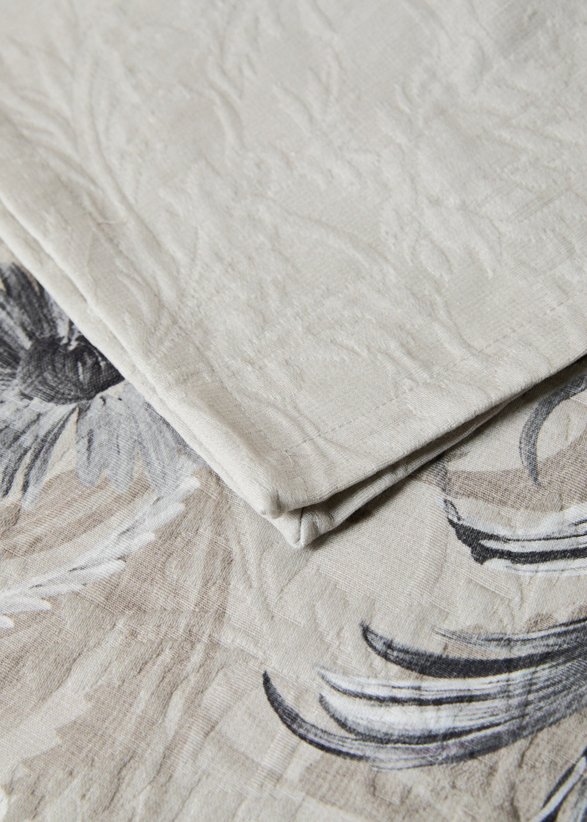 Jacquard cotton floral-print tablecloth for 2 to 4 diners - Details of the article 1, Grey. Ref: 17004146-00.