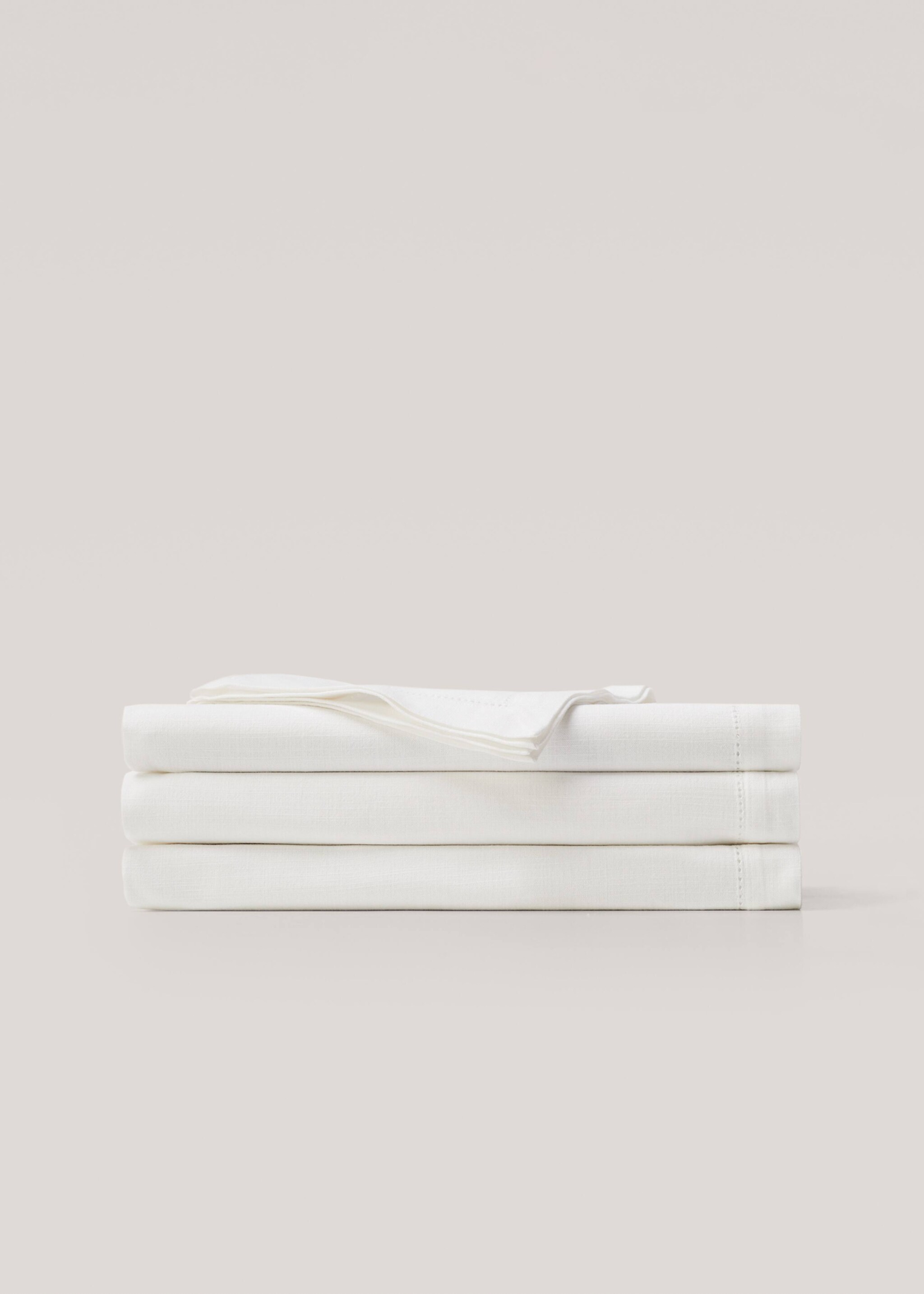 Cotton hemstitched tablecloth for 6 to 8 diners - Article without model