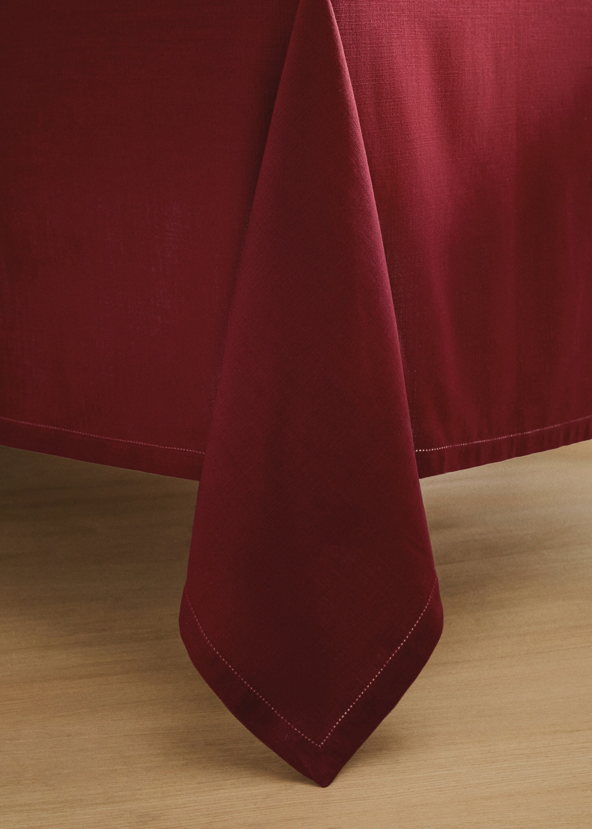 Baumwolltischdecke für 6 bis 8 Personen - Detail des Artikels 8, Rot. Ref: 17004148-00.