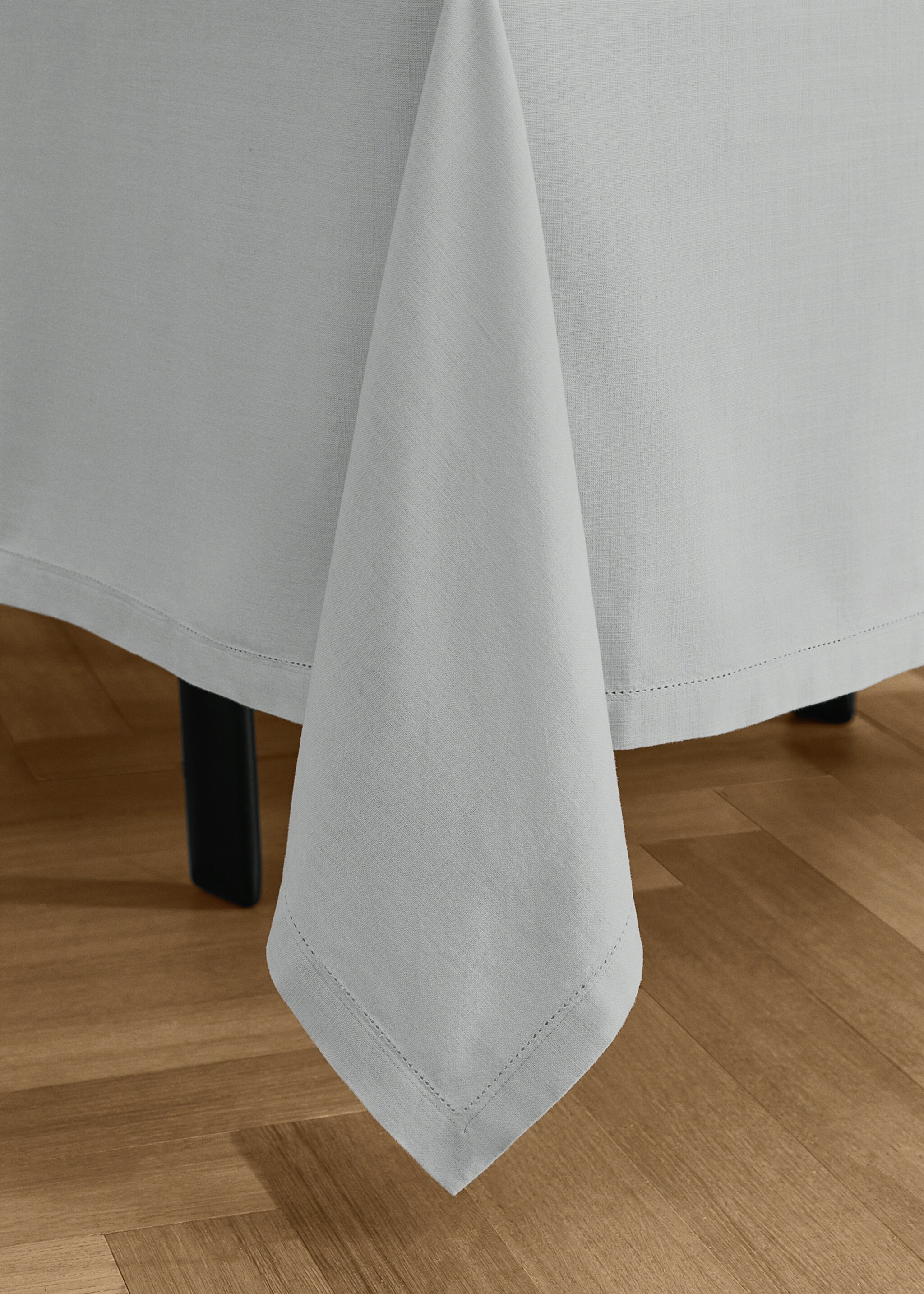 Cotton vanilla tablecloth for 6 to 8 diners - Details of the article 8, Grey. Ref: 17004148-00.