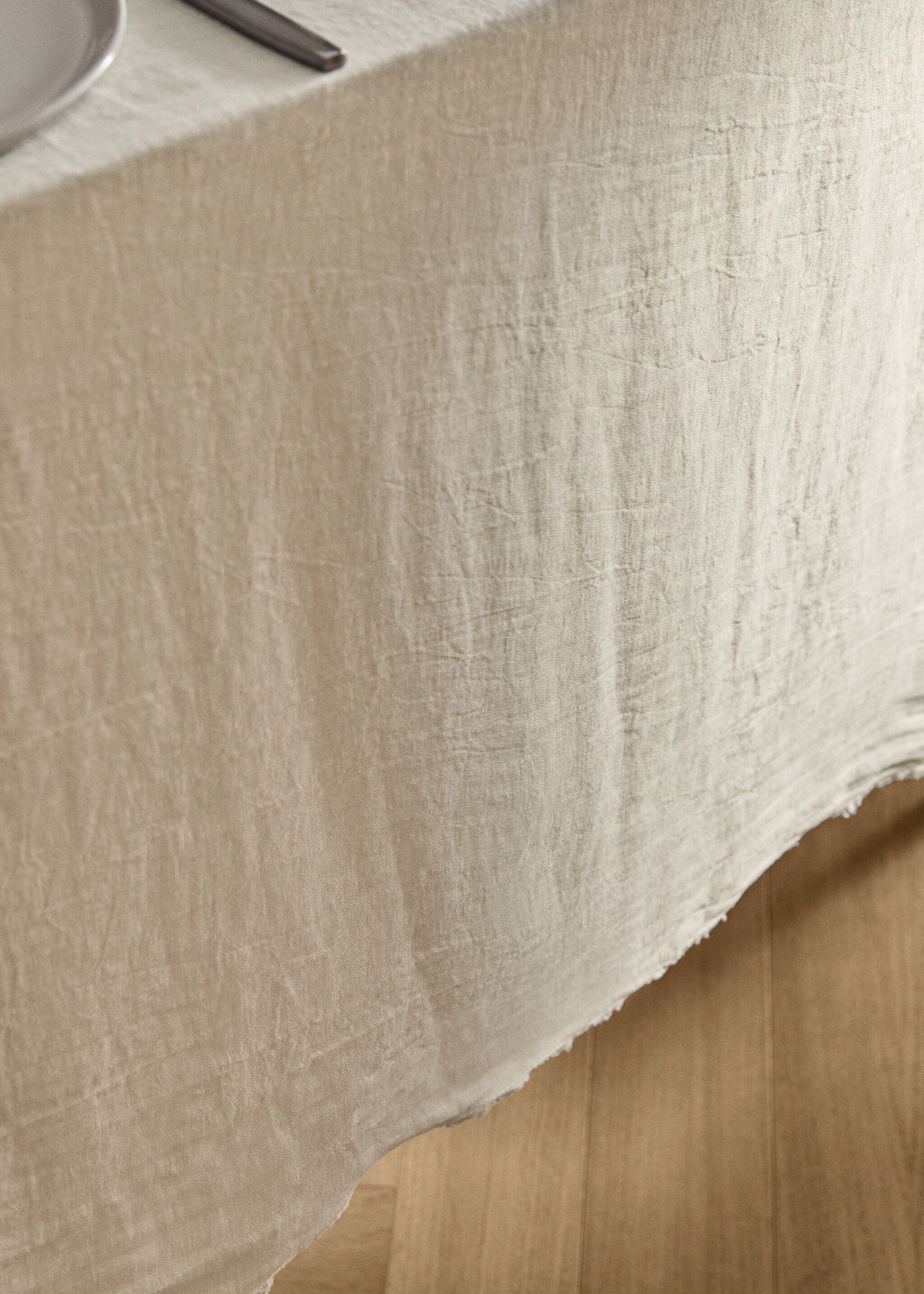 Linen tablecloth with frayed ends for 6 to 8 diners - Details of the article 7, Off White. Ref: 17004150-00.
