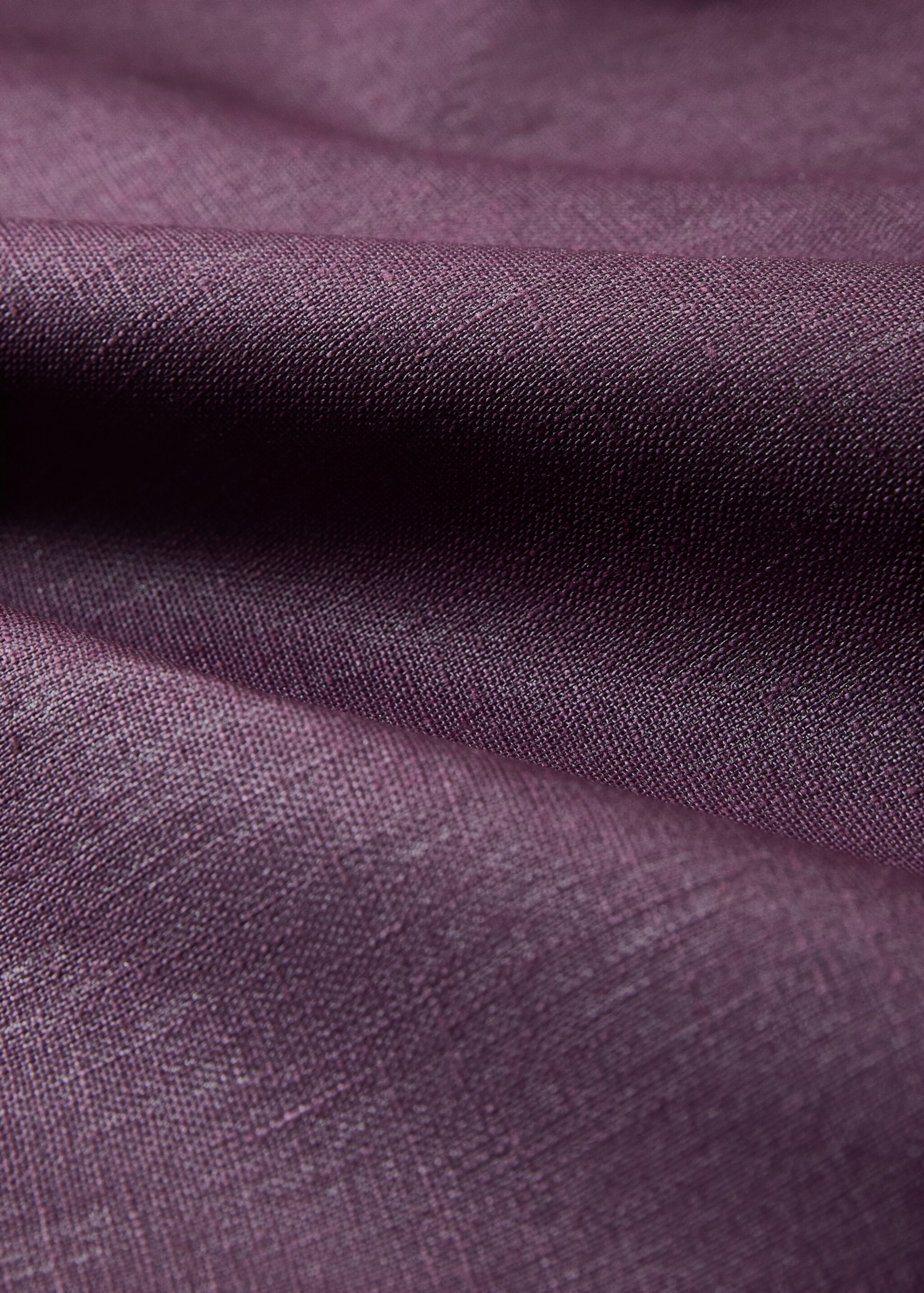 Nappe 100 %lin enduit overlock contraste pour 4 à 6 convives - Détail de l'article 2, Mûre. Ref: 17004155-00.