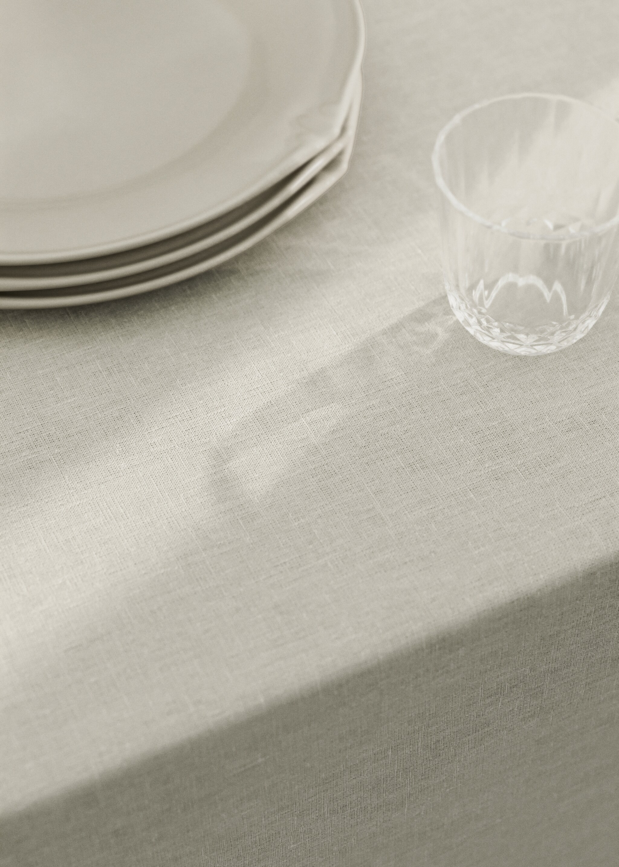 Resinierte Leinentischdecke mit Kontrast-Overlock für 6 bis 8 Personen - Detail des Artikels 7
